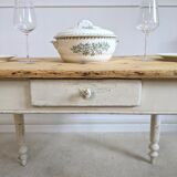 Farm table