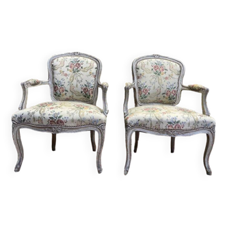 Paire de fauteuils cabriolets de style Louis XV
