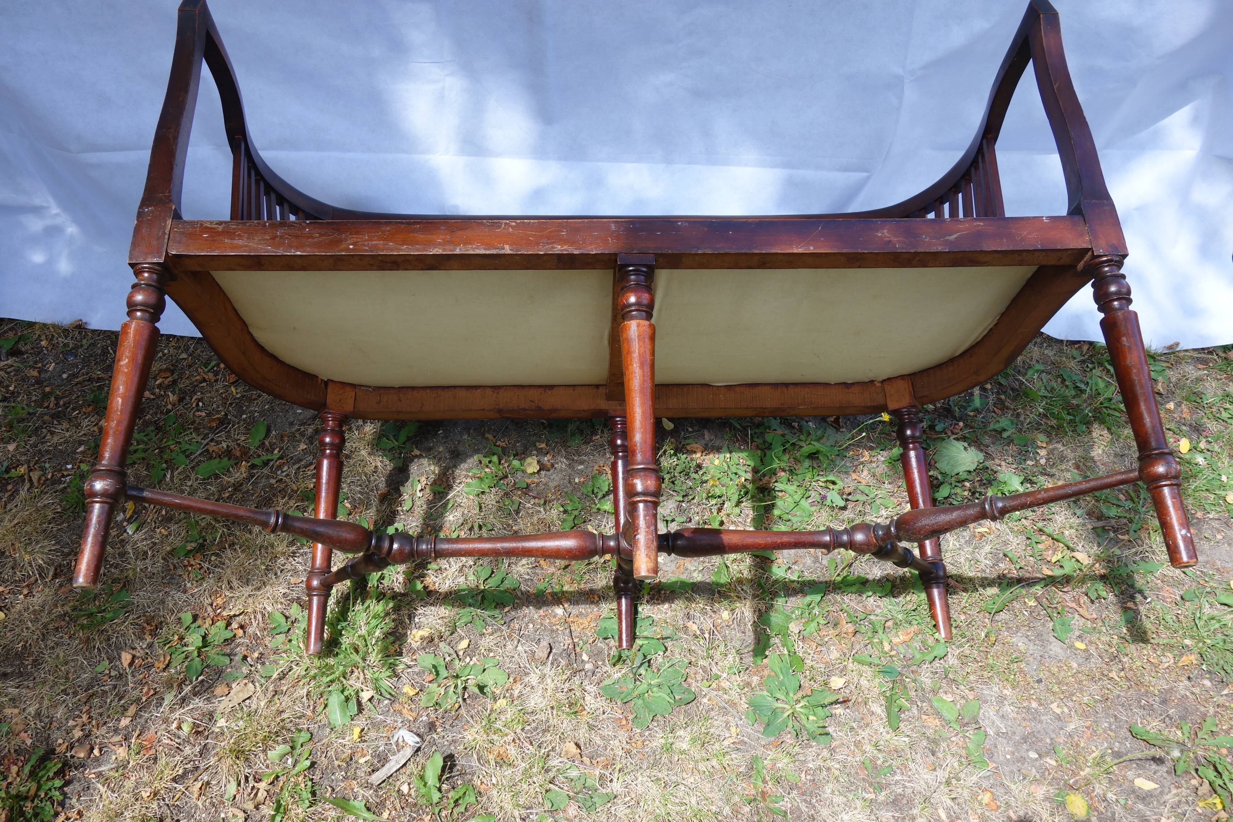 Old seat and 2 armchairs
