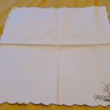 Nappe et serviettes de tables brodées