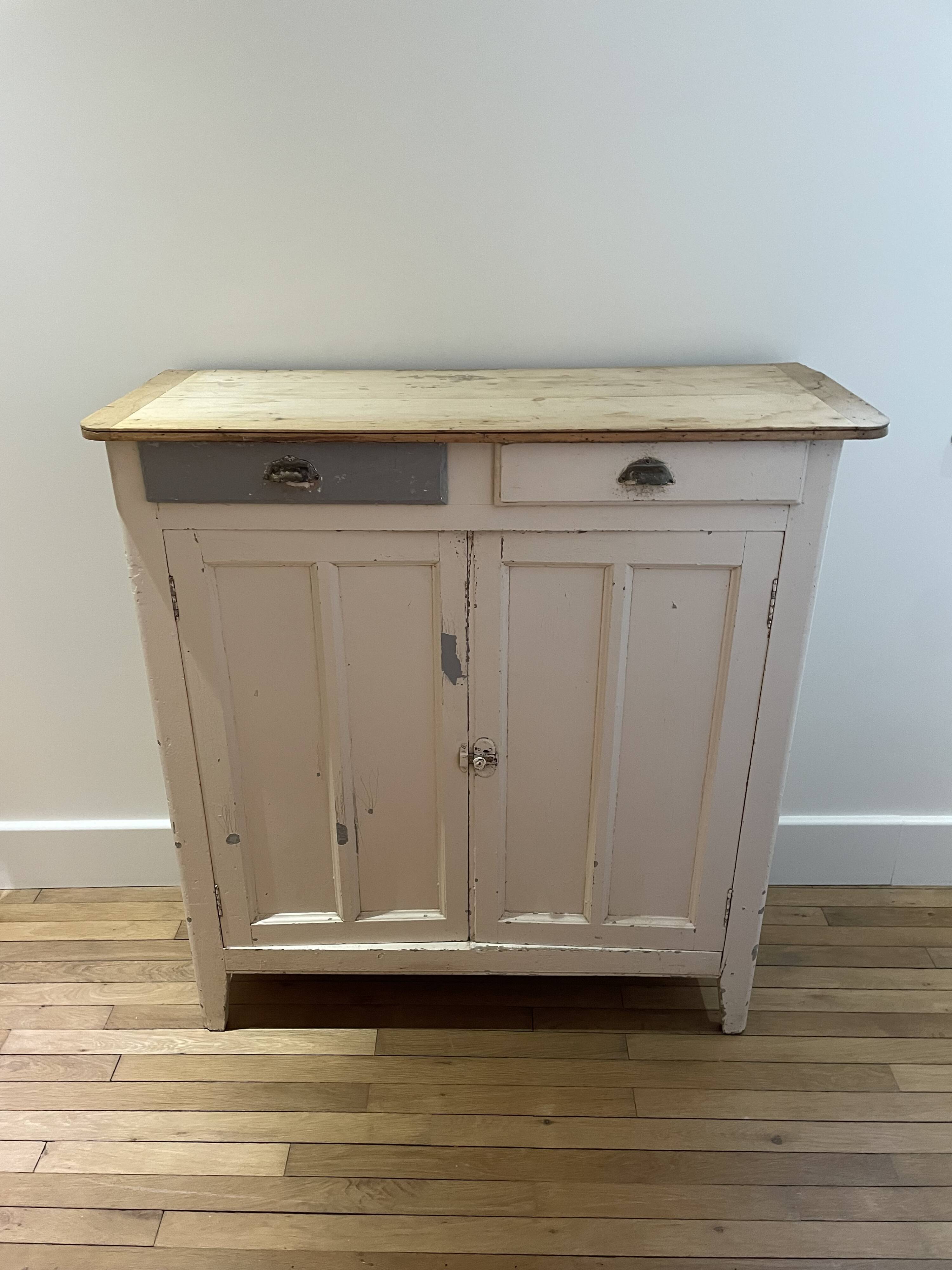 Buffet parisien vintage