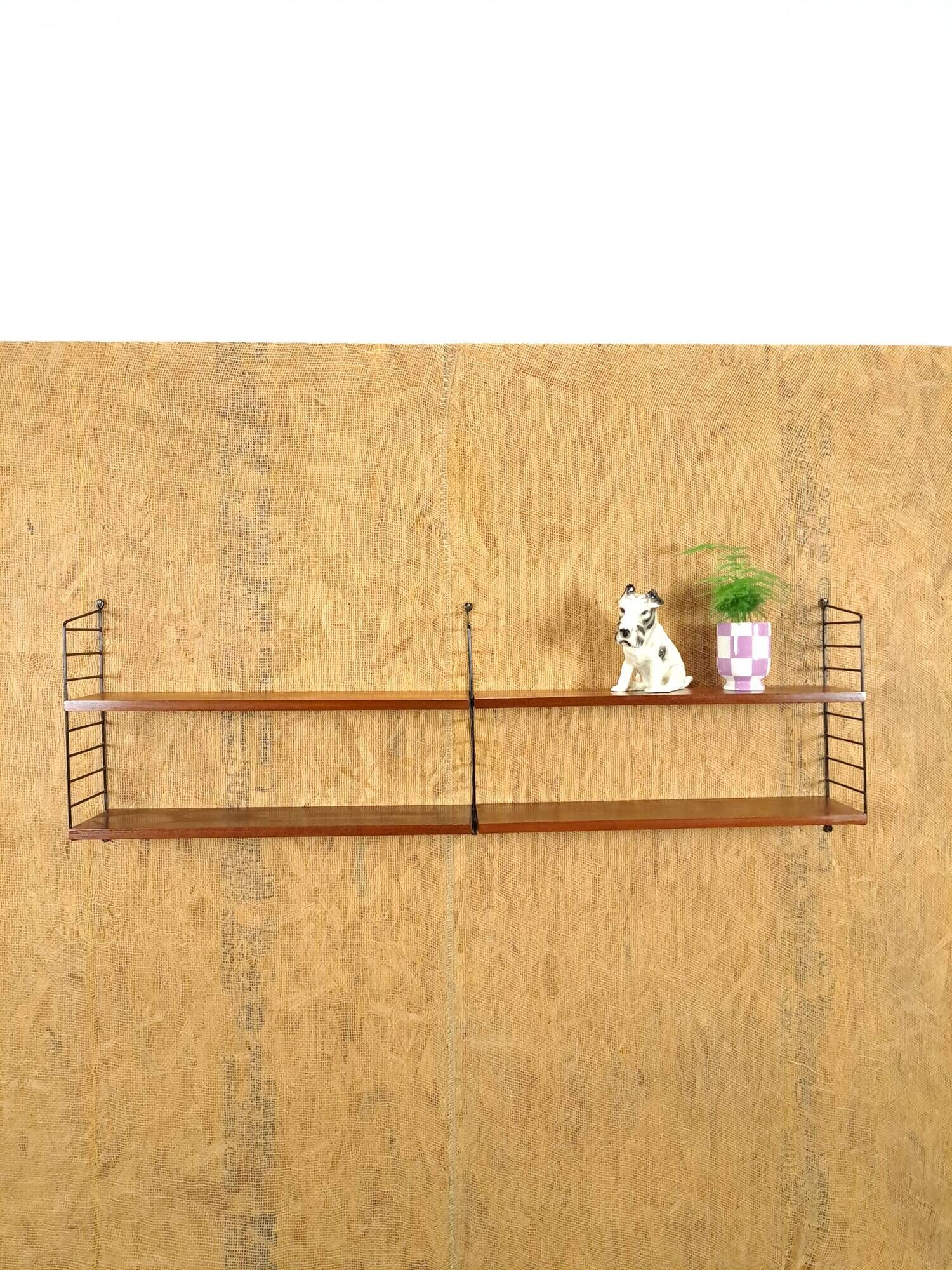 Nisse Strinning Breed String wandrek met zwart stalen houders en 4 planken
