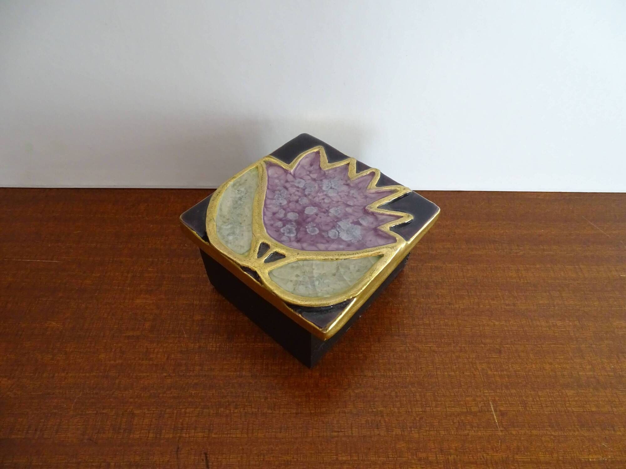 Mithé Espelt jewelry box 1960 - Ceramic and wood peony flower and gold decoration
