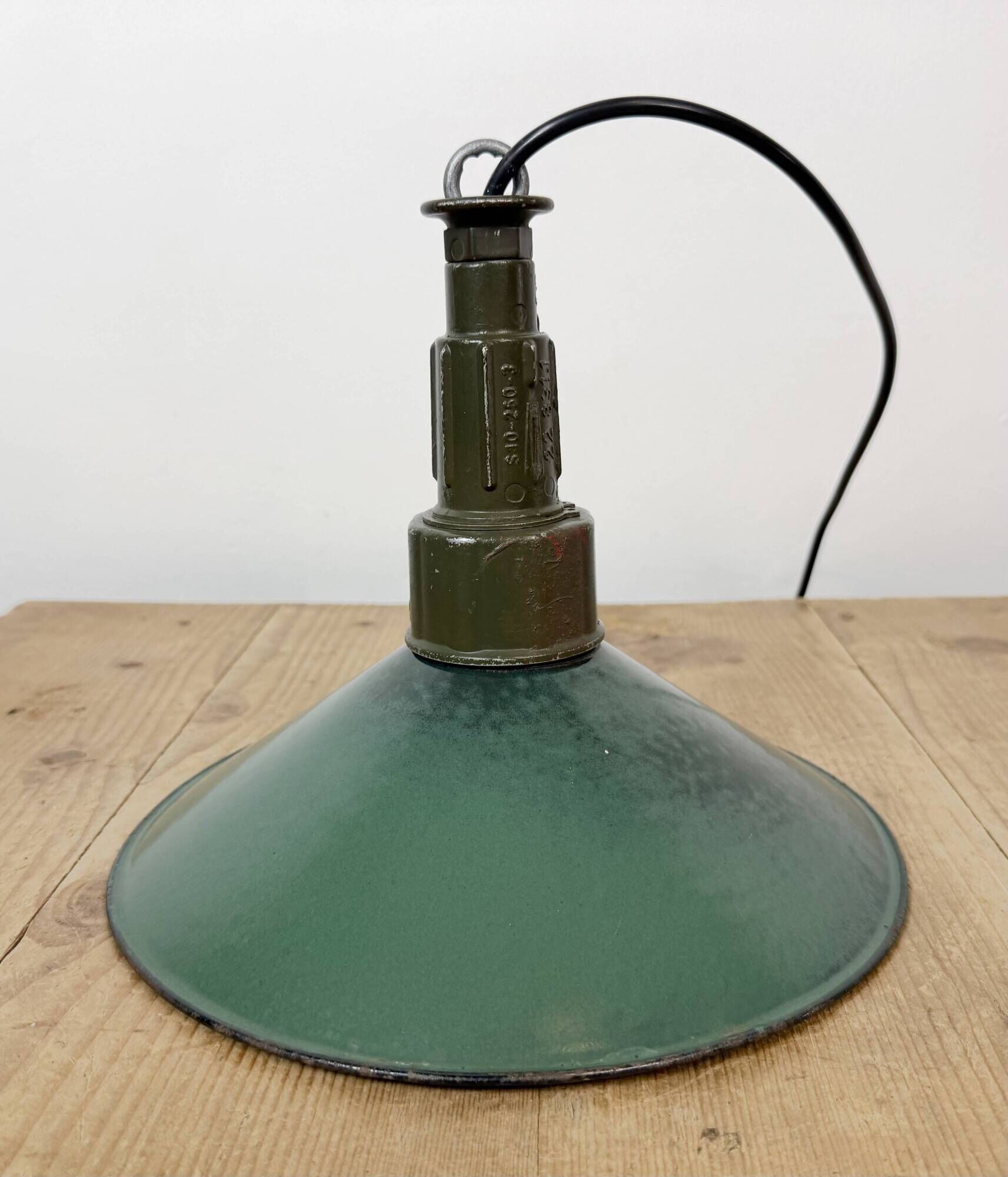 Industrial Green Enamel Military Pendant Lamp with Cast Aluminium Top, 1960