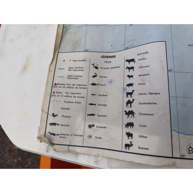 Laminated world map by P. Serryn 1972