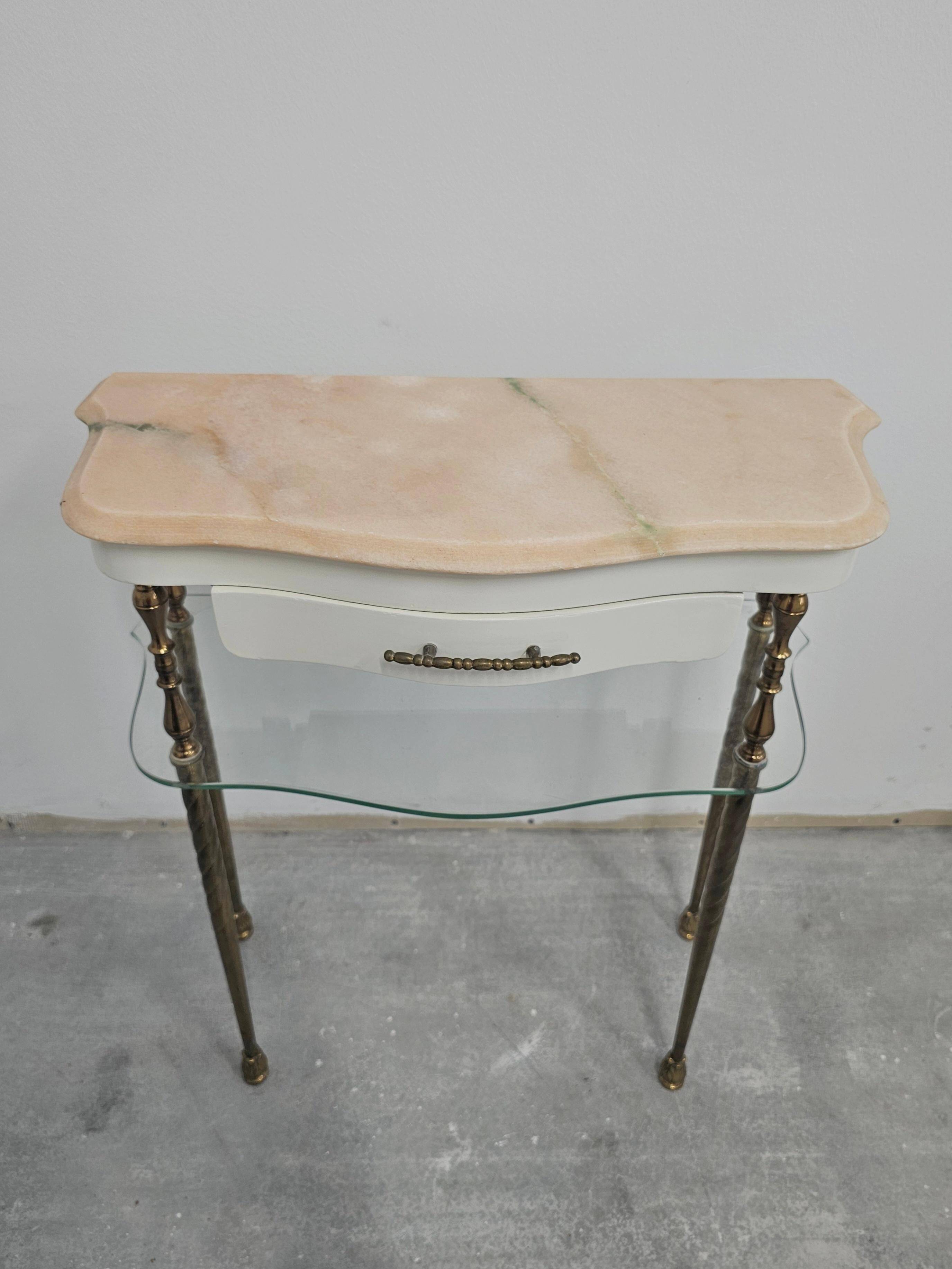 Paire de tables de chevet Hollywood Regency en bronze avec dessus en marbre