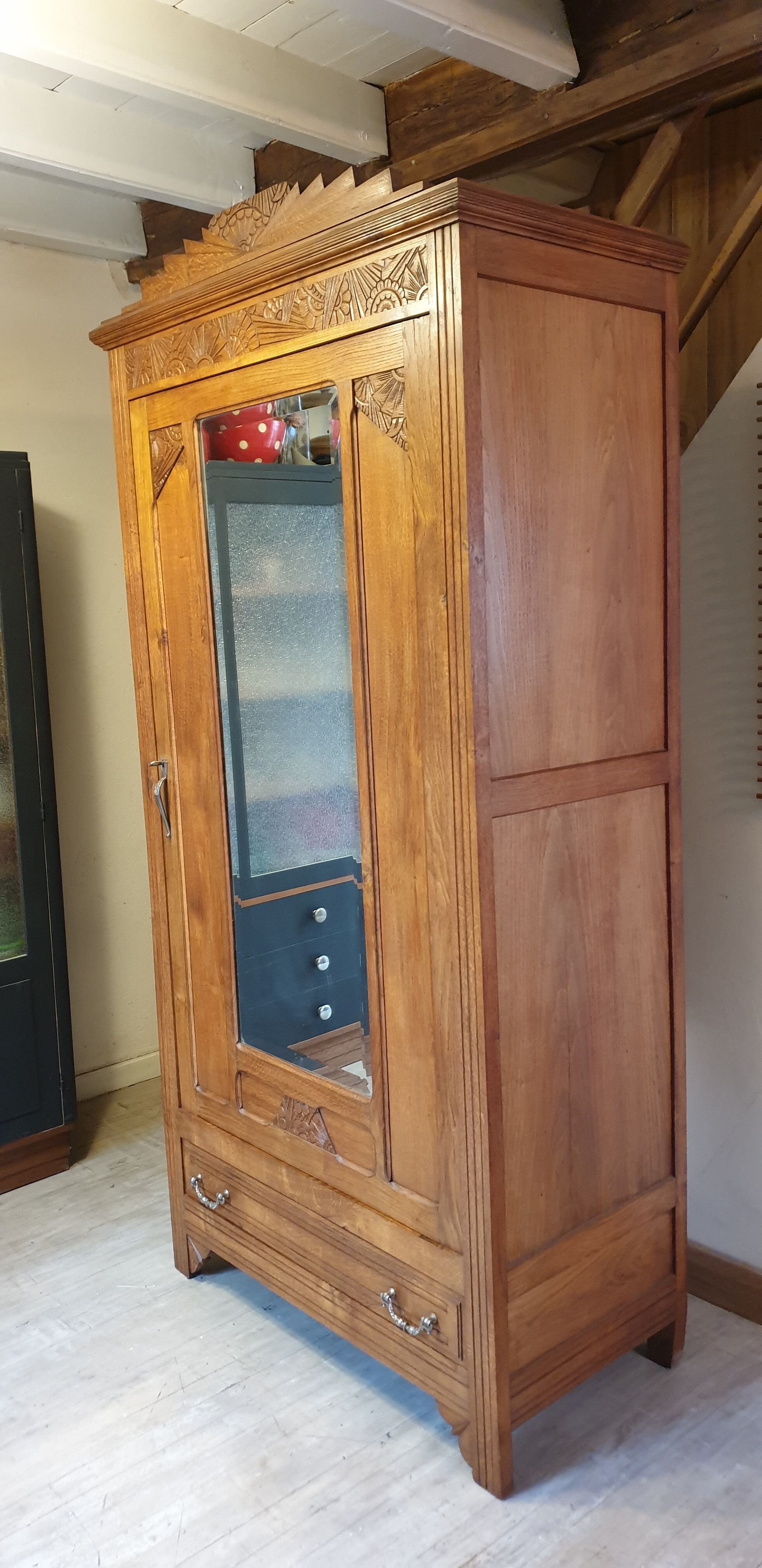 Wardrobe in solid oak