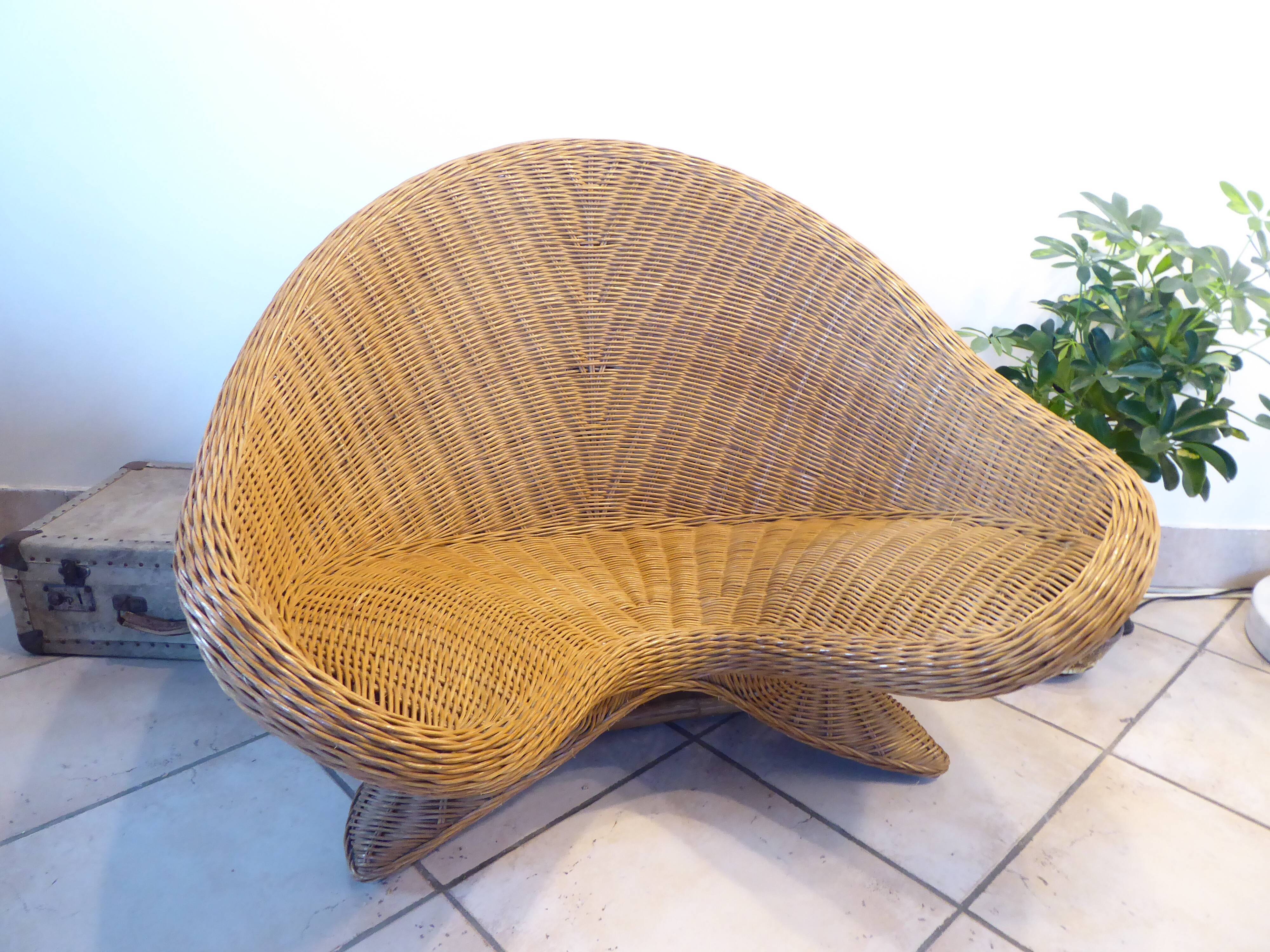 Wicker lotus armchair
