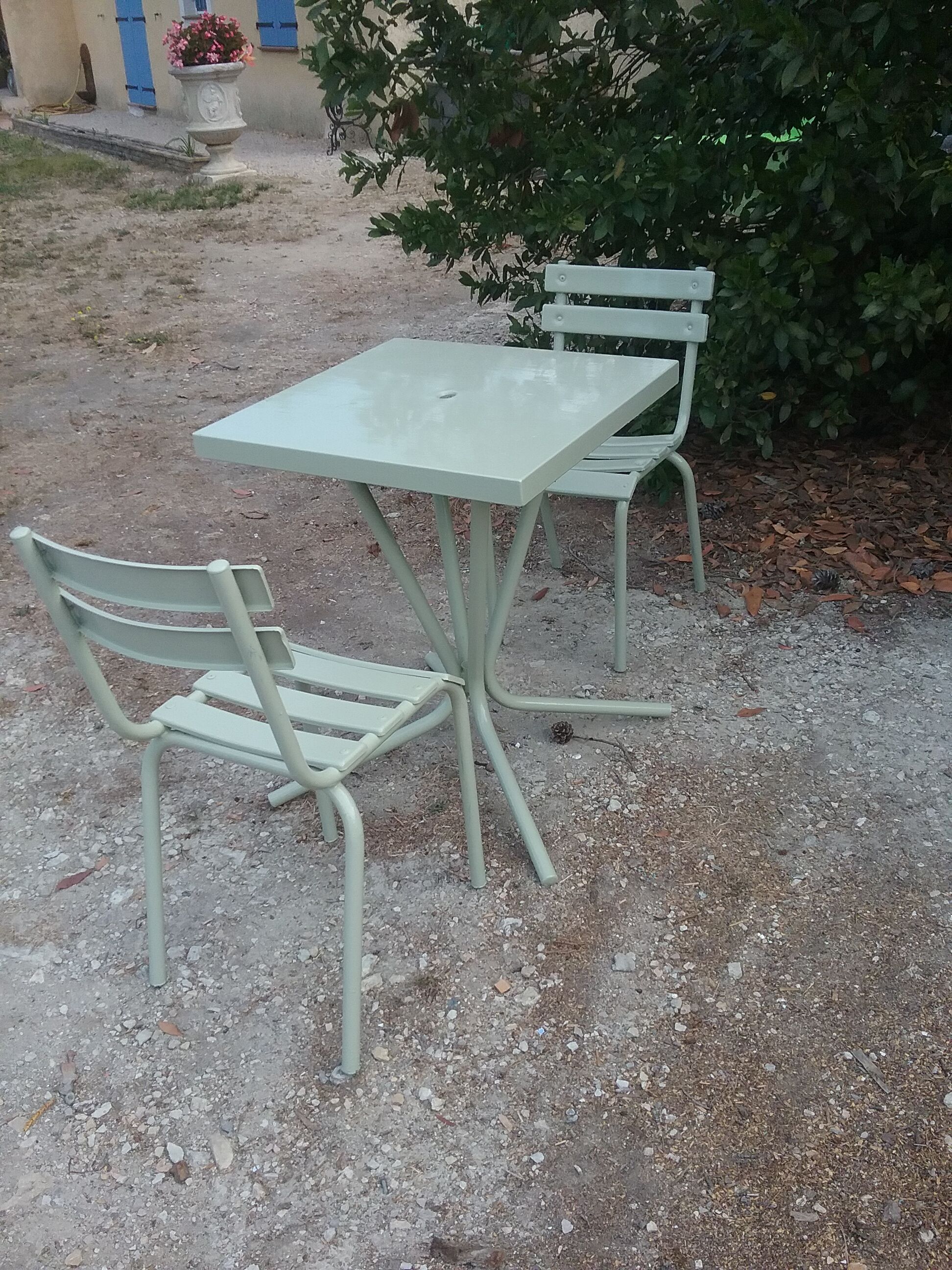 Green bistro set