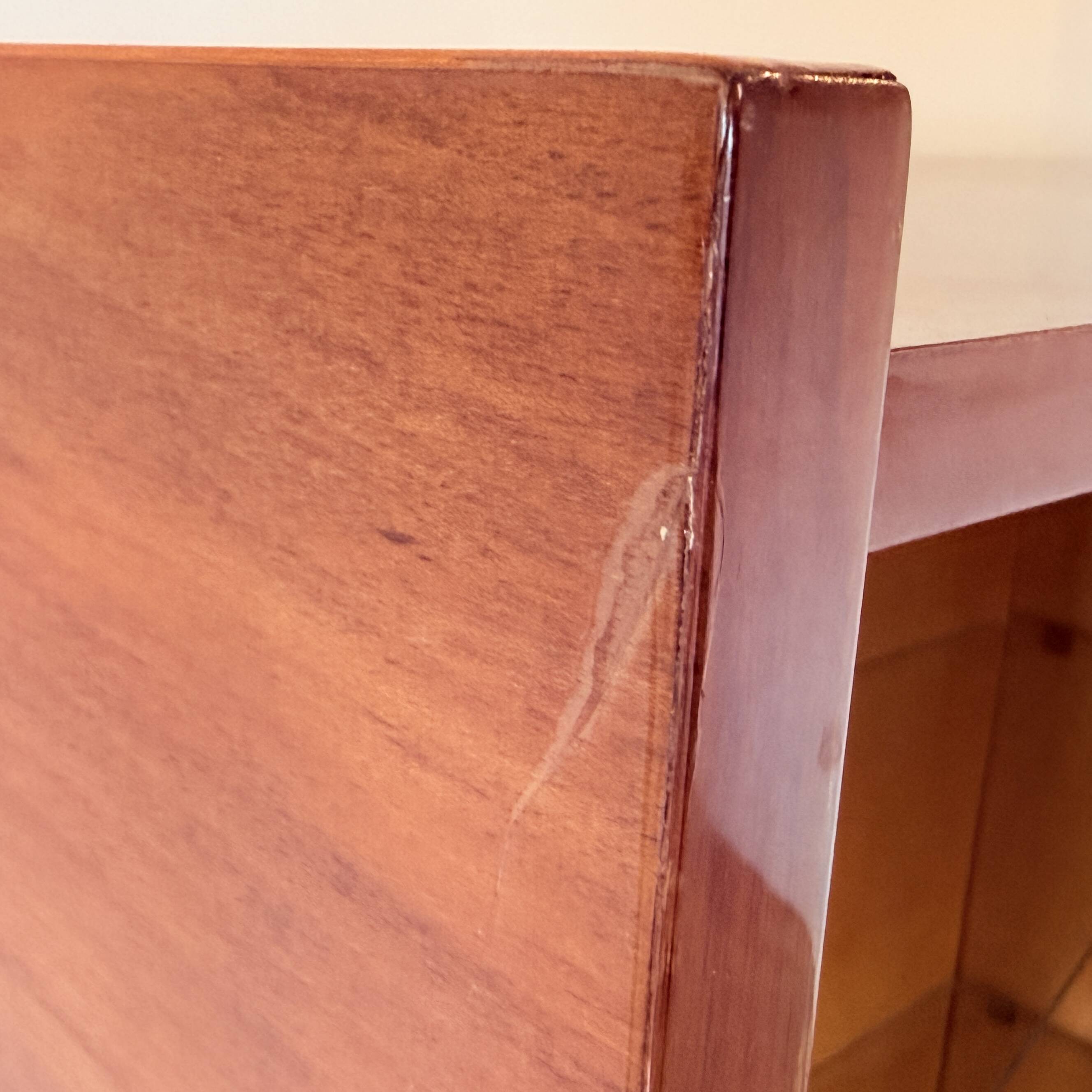 Playful high-gloss highboard with display cabinet