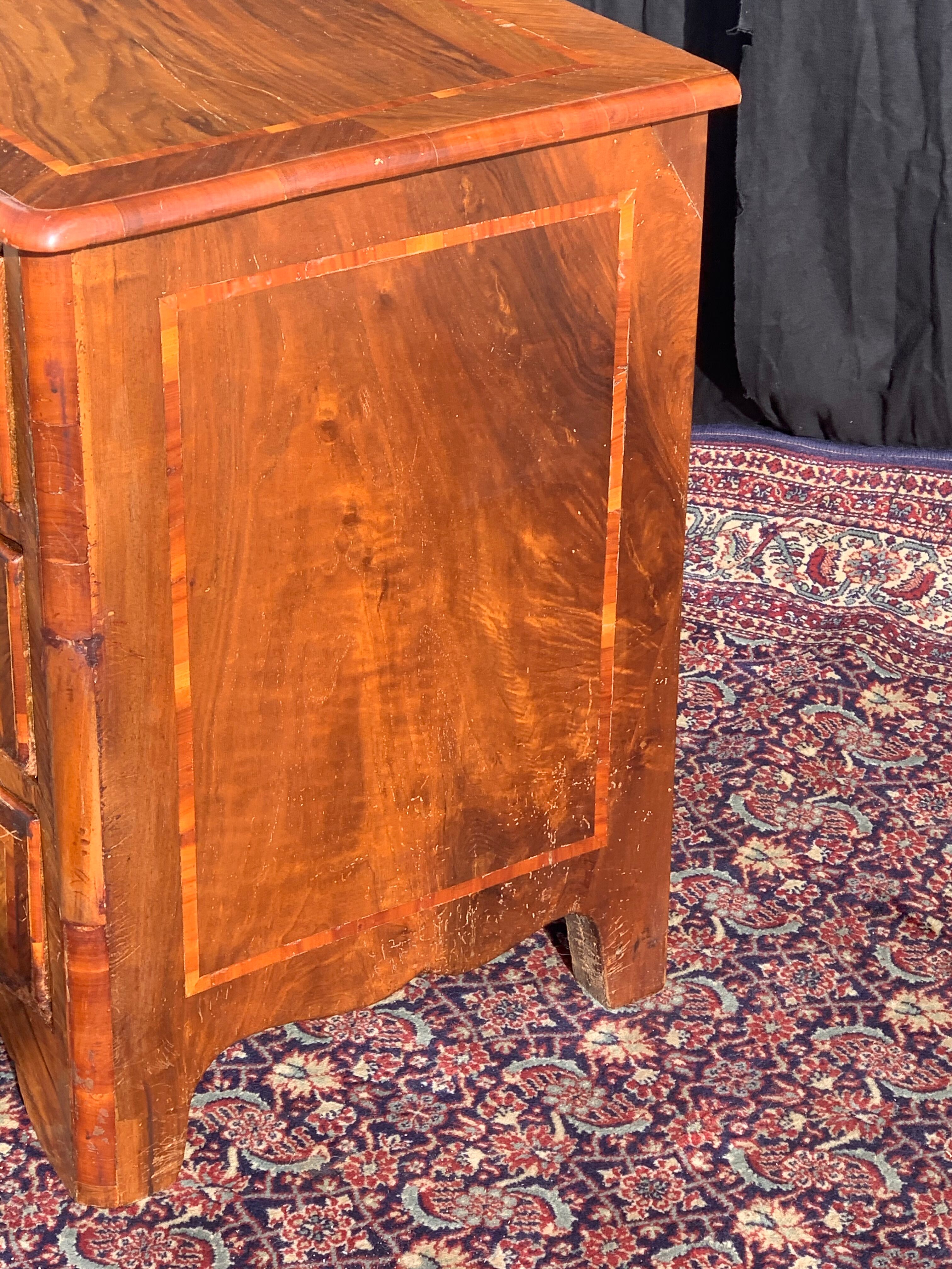 Commode en marqueterie d’époque régence