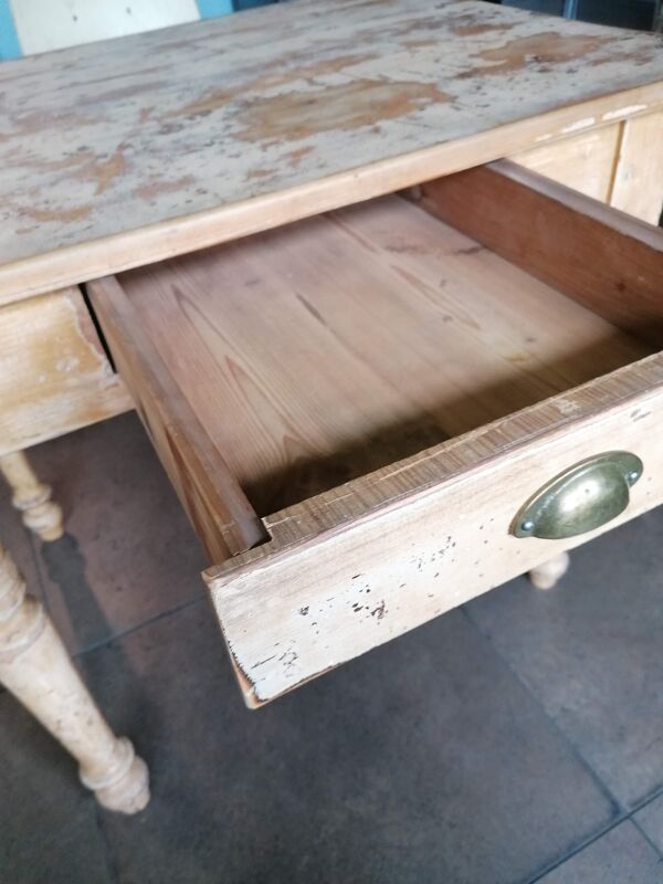 Table à manger en bois vintage pieds tournés style table ferme