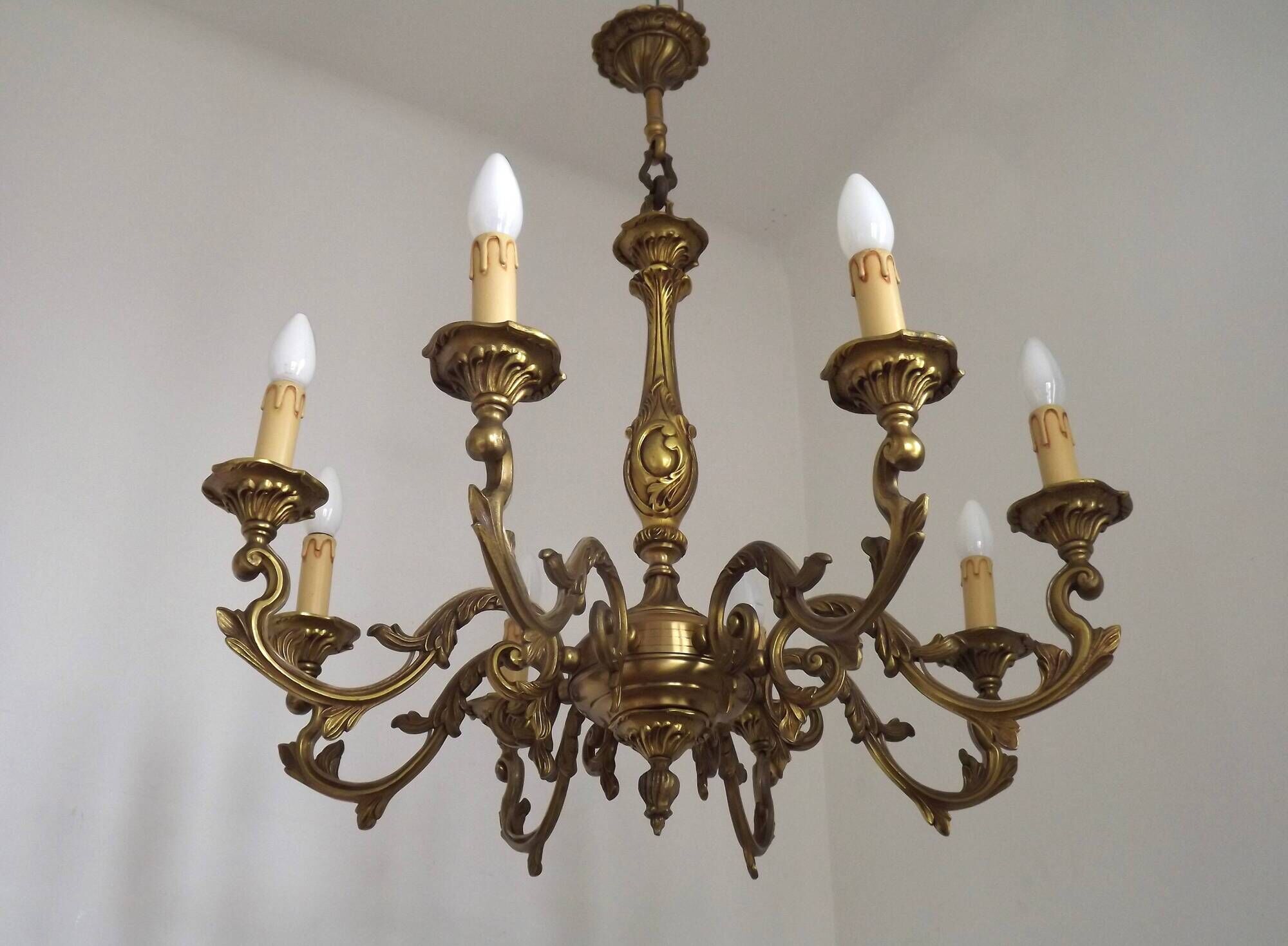 French Antique Traditional Bronze 8 Light Chandelier Acanthus Detail 5566