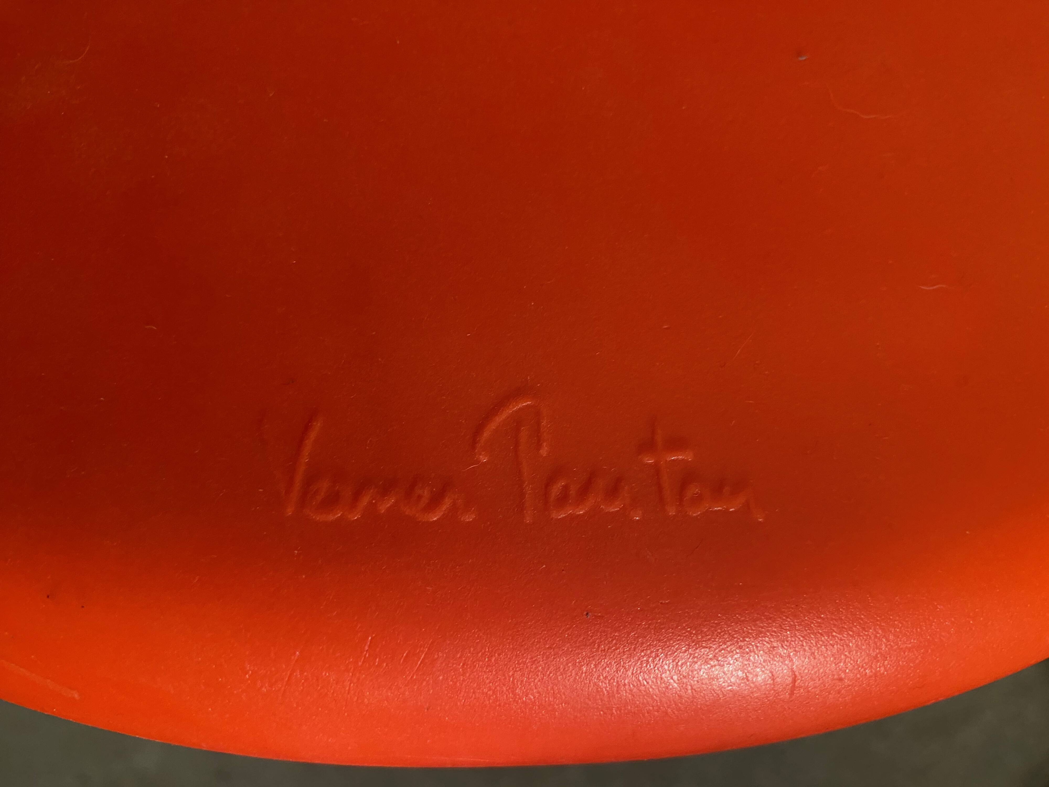Chaise Verner Pantone