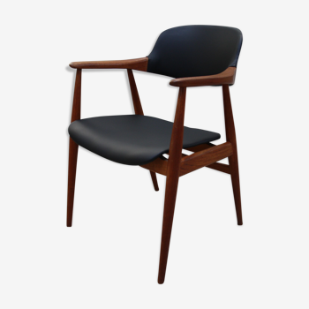 Vintage fauteuil en teck et noir en cuir modèle Casina années 60