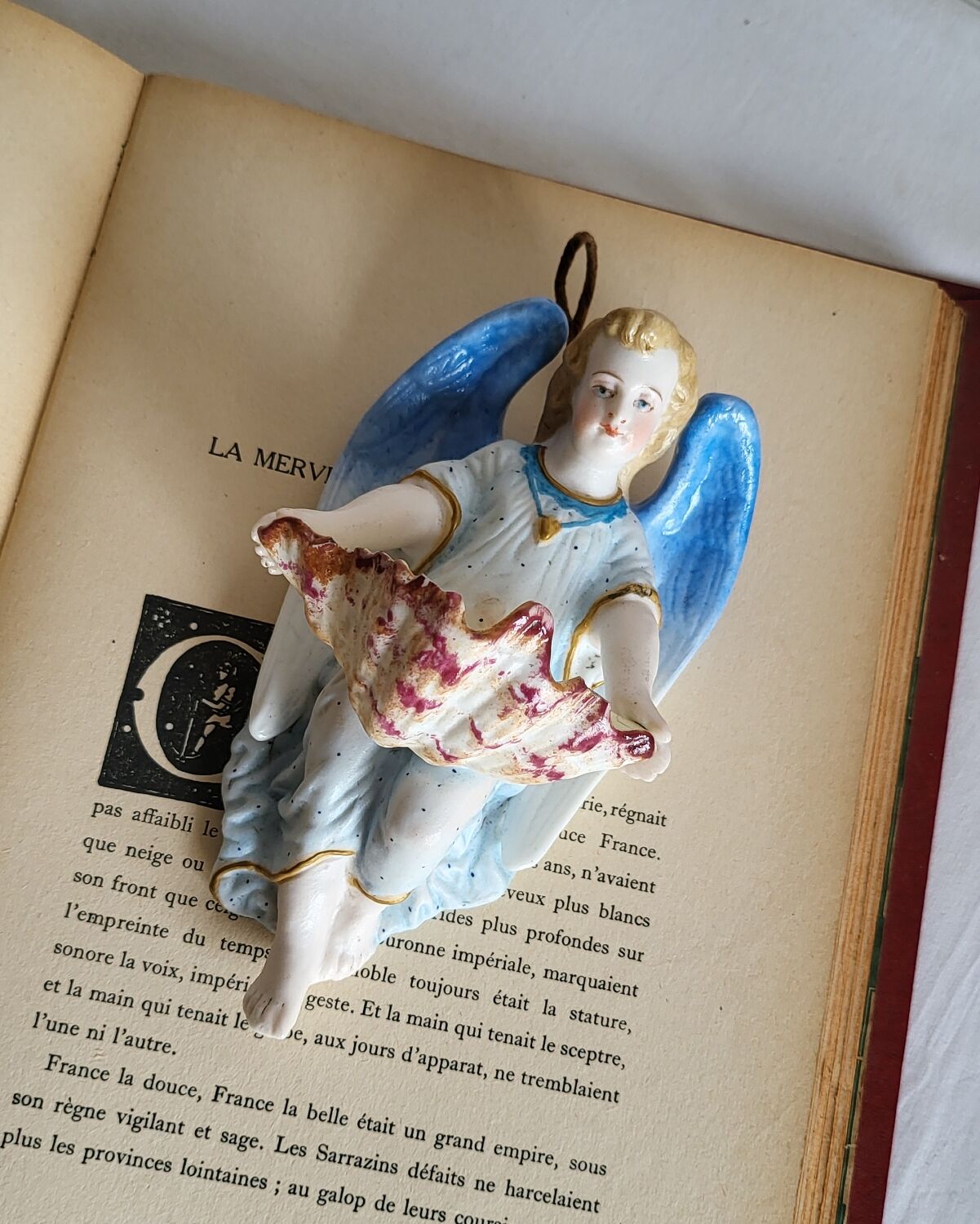 Polychrome Biscuit Font in the 19th Century