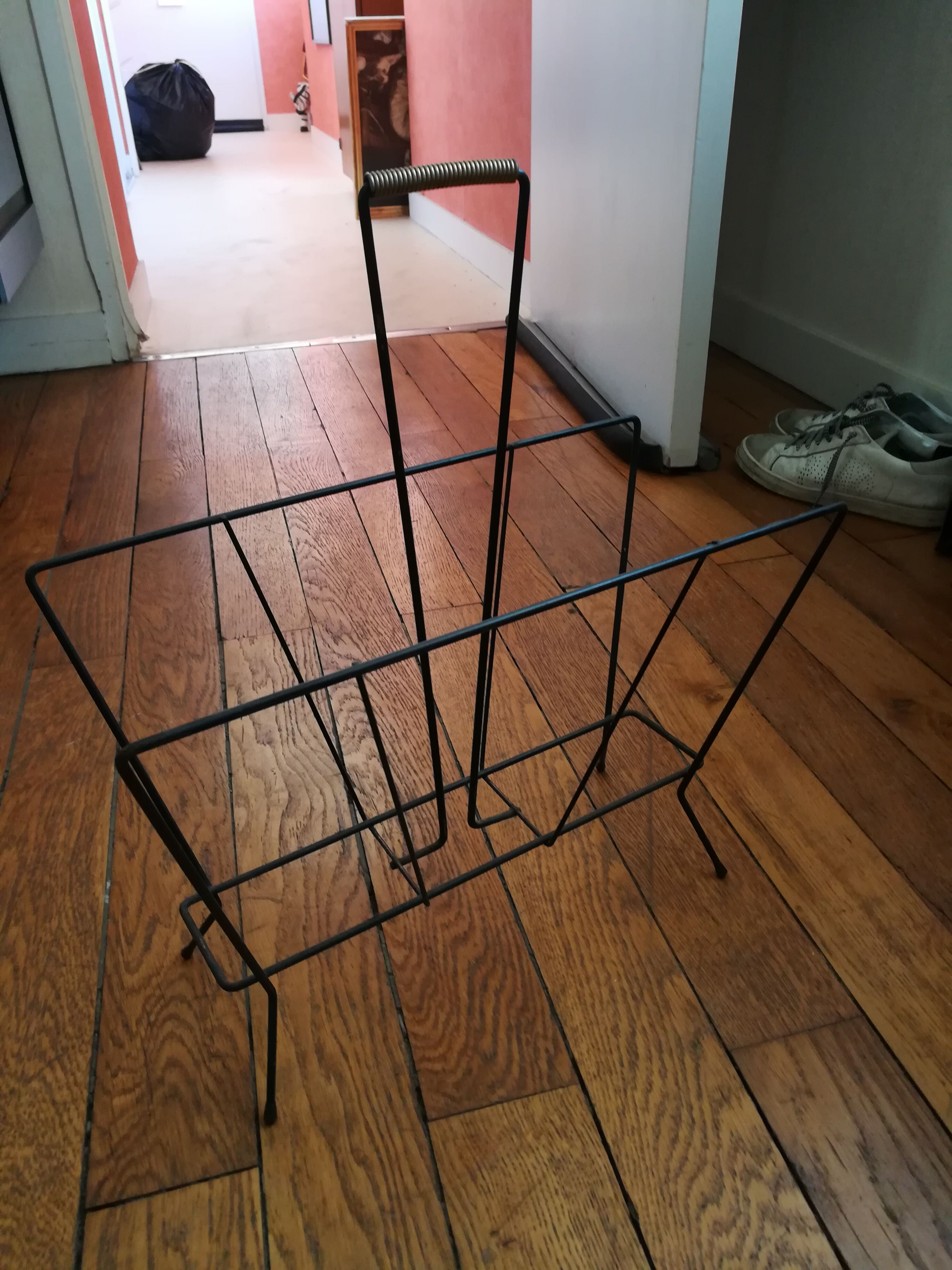 Magazine rack
