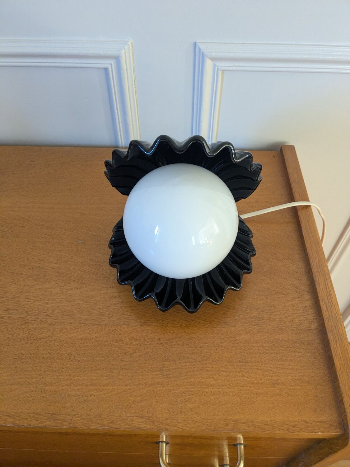 Vintage ceramic shell lamp