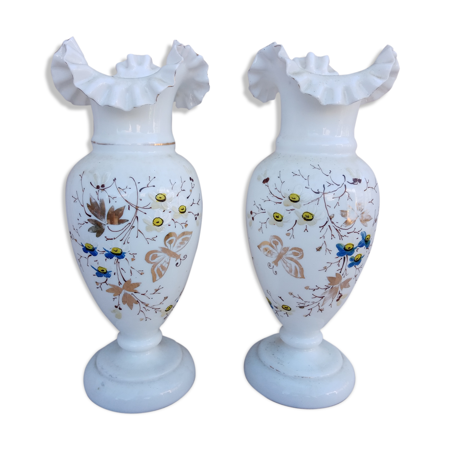 Pair of vase in white opaline