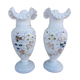 Paire de vases en opaline blanche