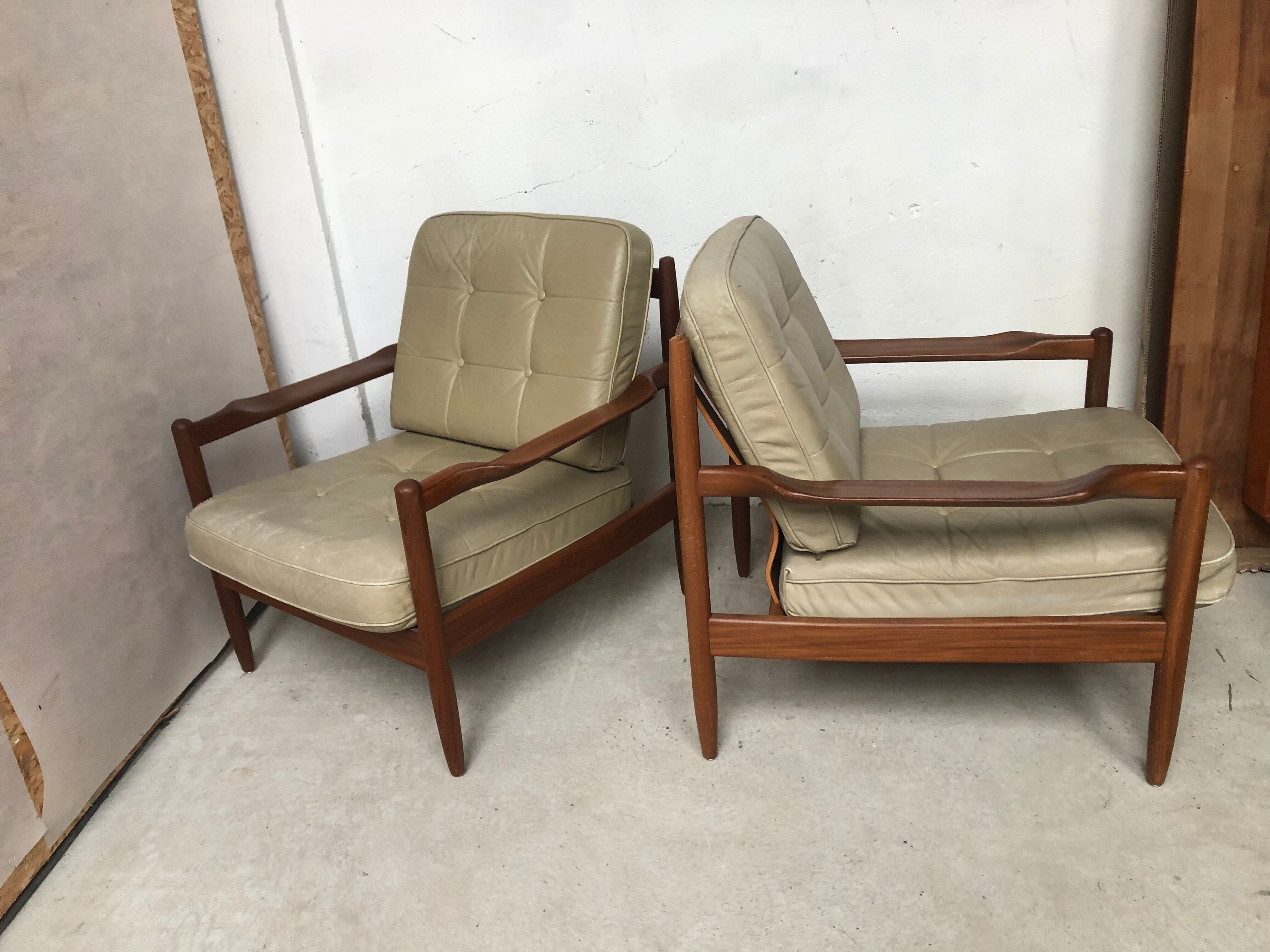 Fauteuils scandinaves cuir et teck années 60/70