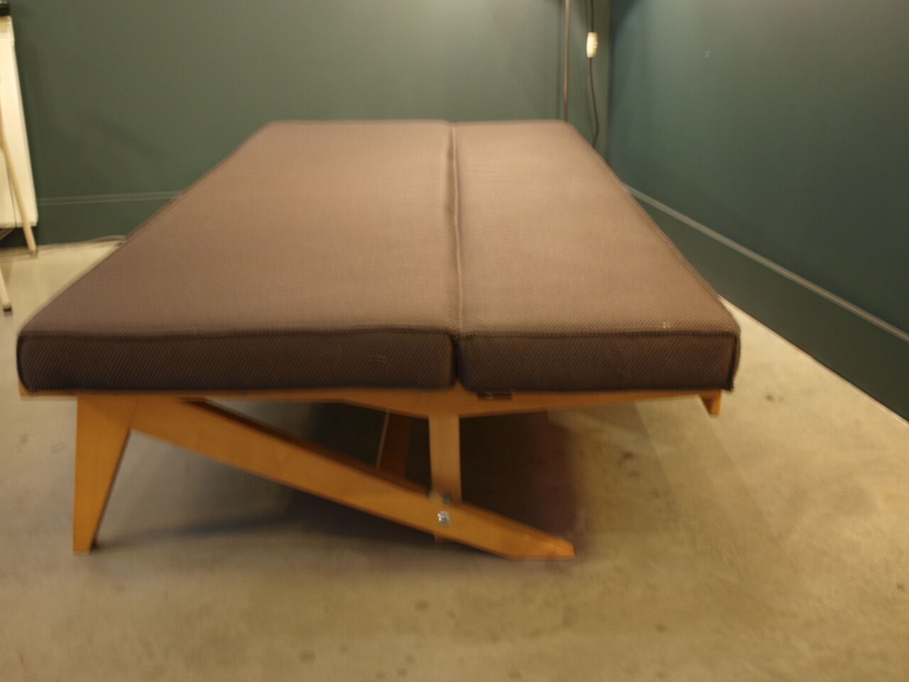 The 60 feet compass daybed