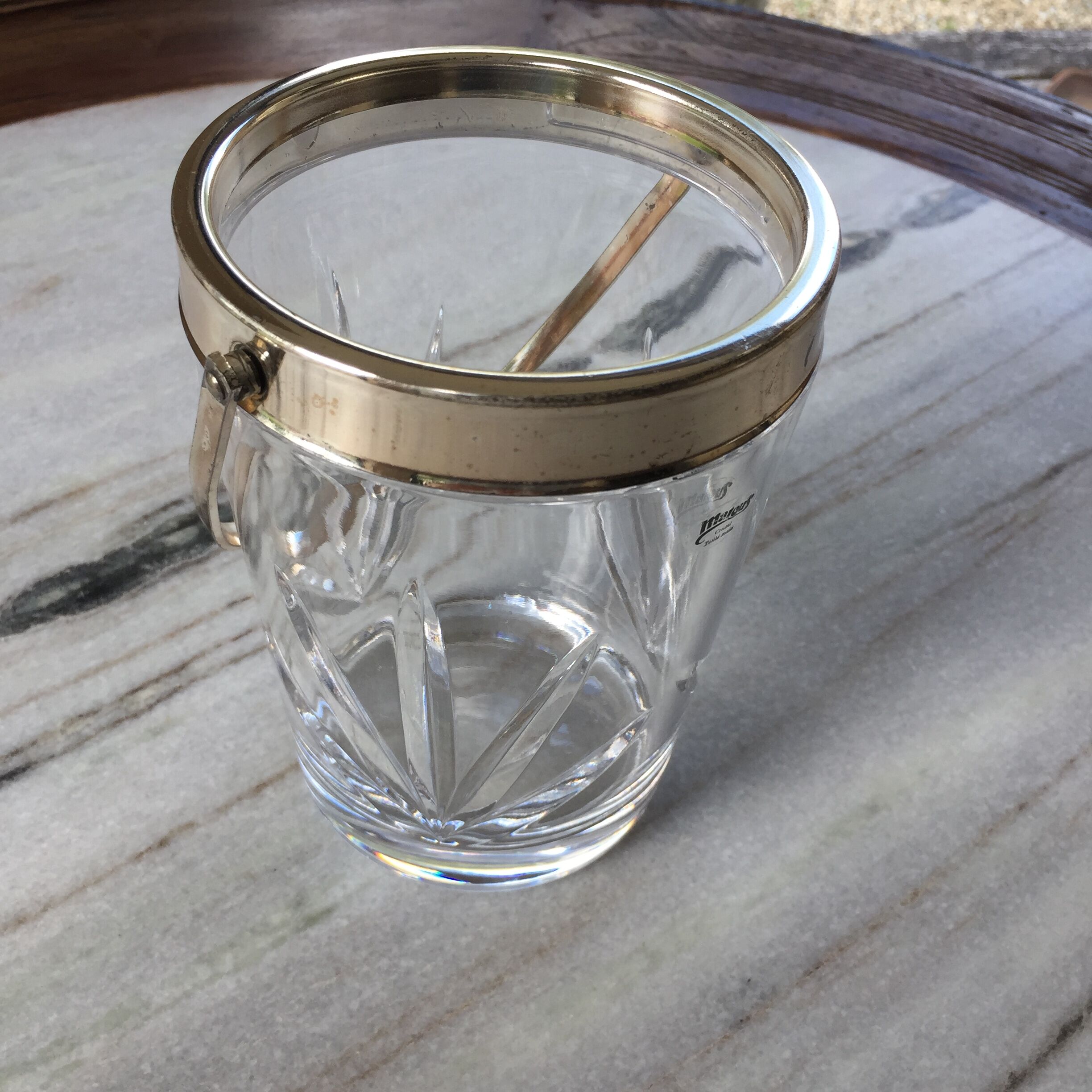 Ice bucket / cut crystal ice cubes