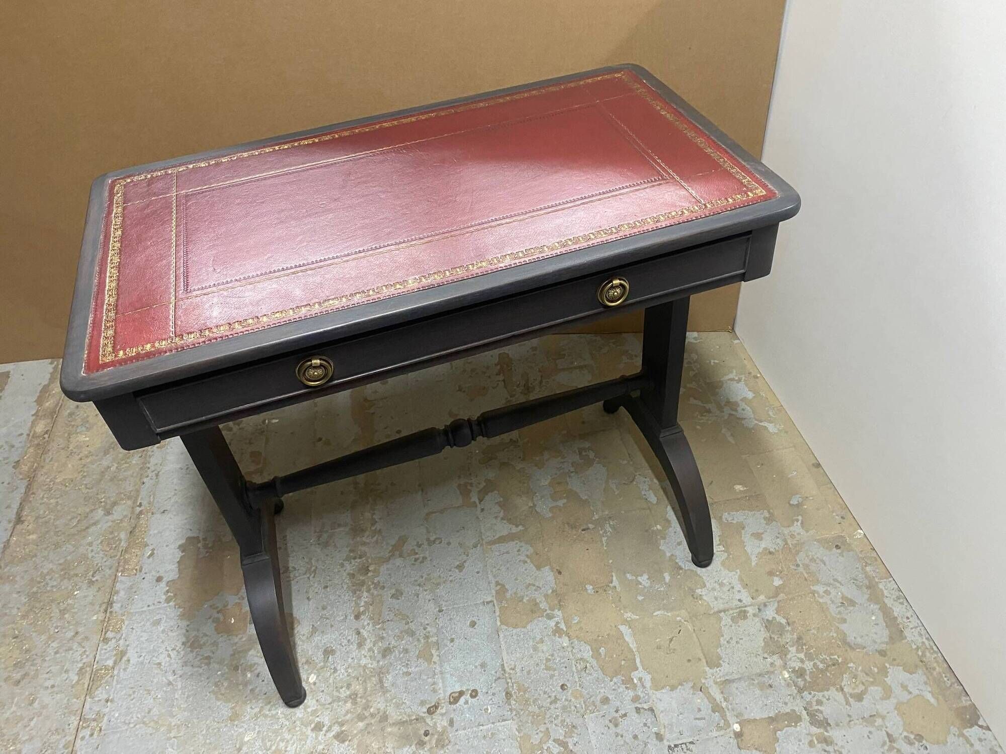 Writing table