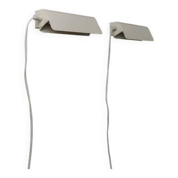 Two White Metal Fister Wall Lamps by Design Light Denmark (1980s) – Minimalist Swivelling Reading Lights
