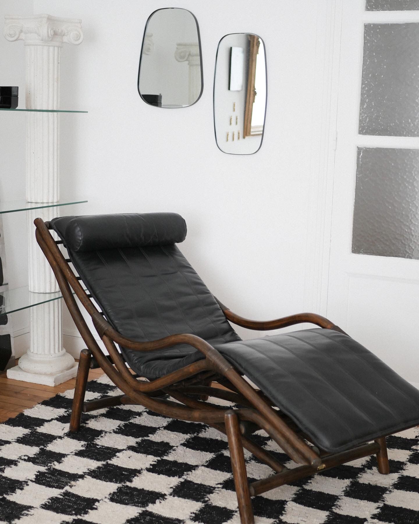Rattan chaise longue