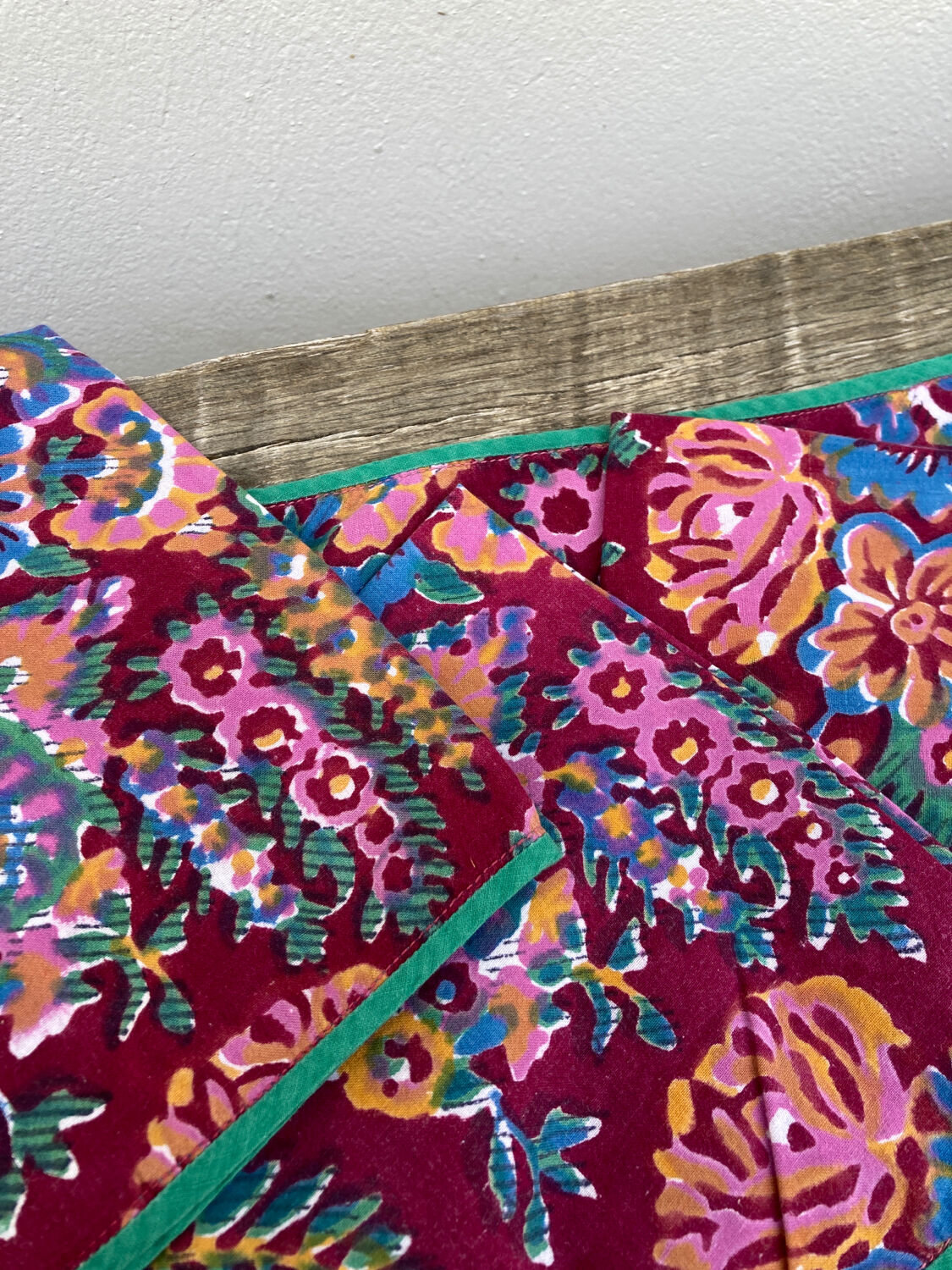6 vintage Indian Simrane napkins