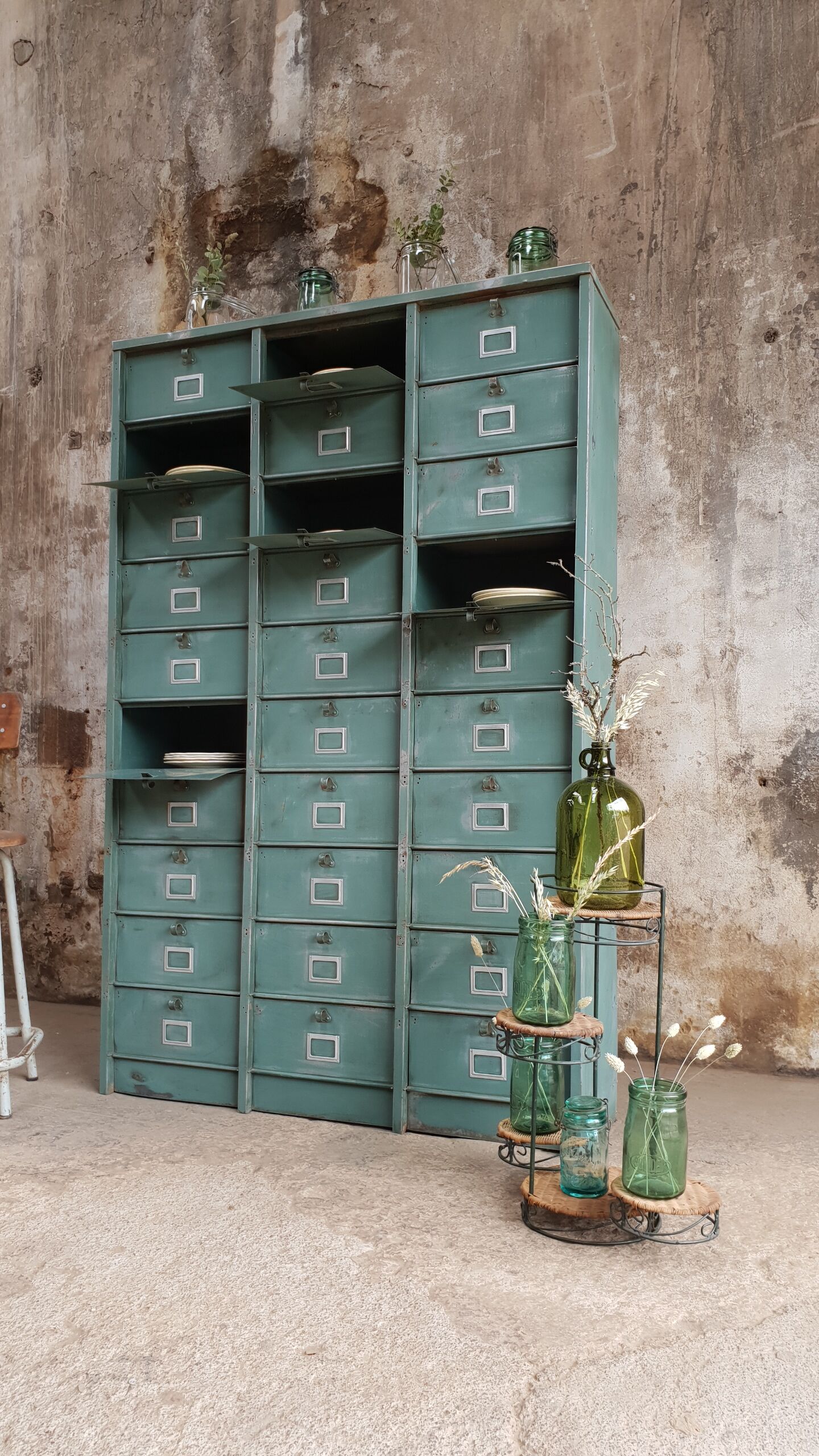 Strafor valve cabinet