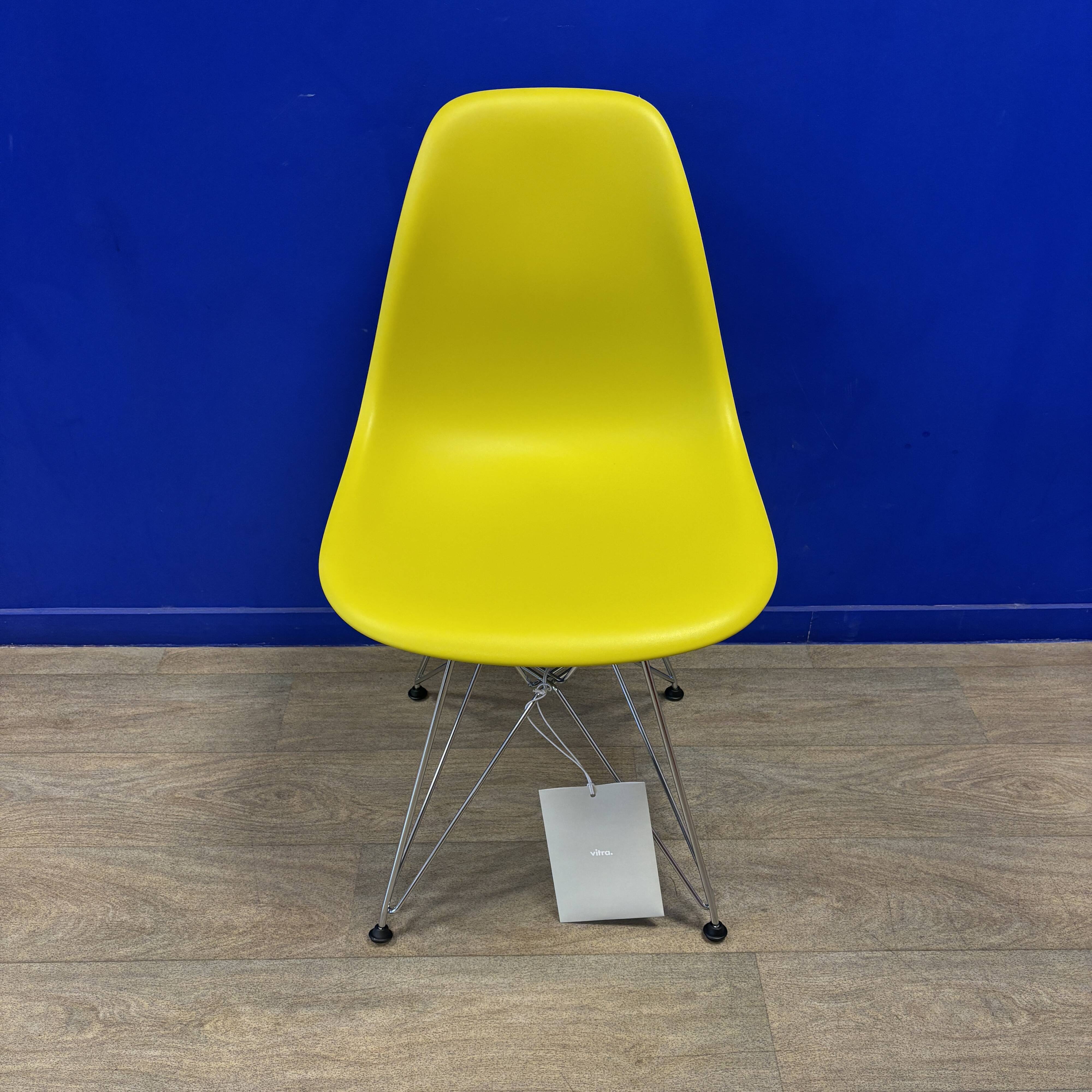 Eames Chaise DSR Pieds chromé / Coque Moutarde - Vitra