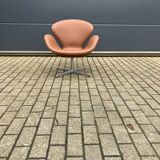 Fritz Hansen Swan chair by Arne Jacobsen in Cognac leather, NEW condition!!