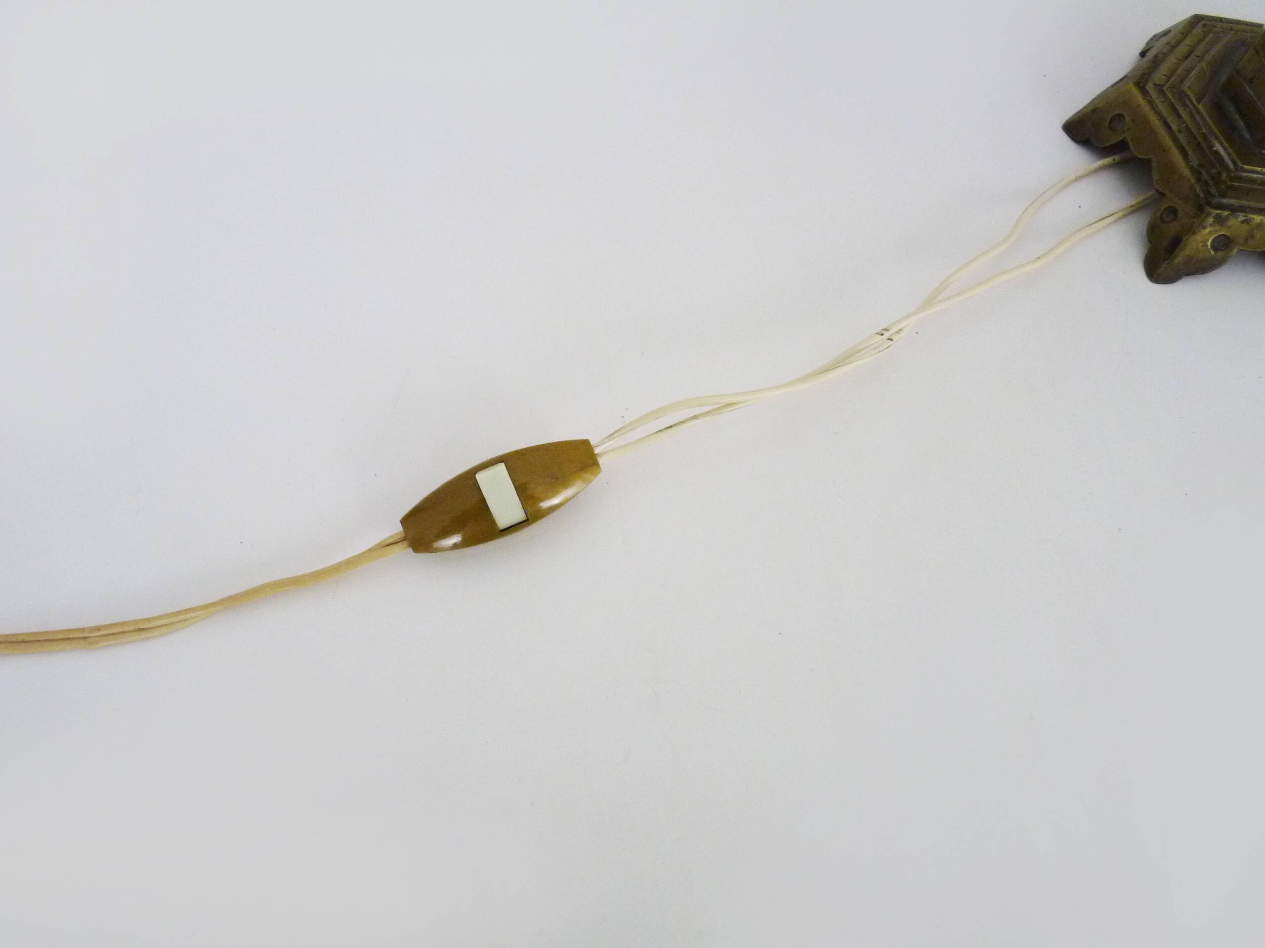 Chinese hexagonal bronze Pagoda table lamp from the 1950s