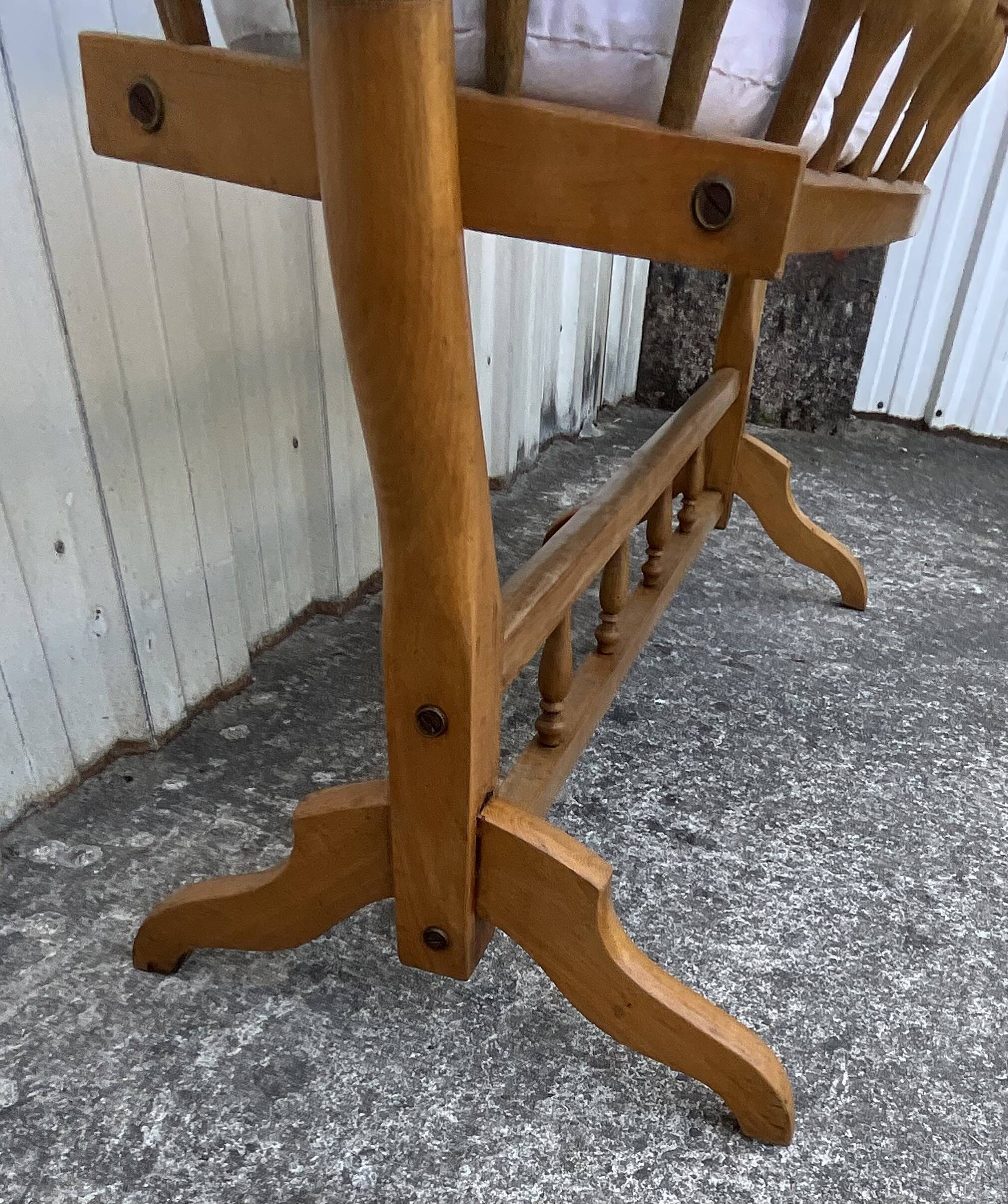 Antique cradle in solid beech – Early 20th century