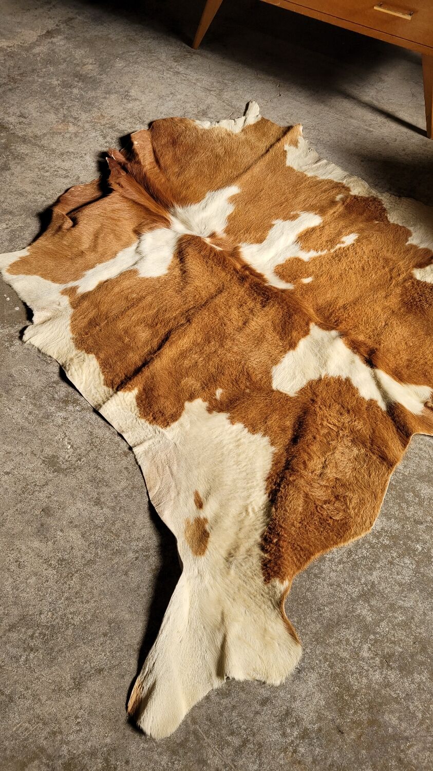 Tapis peau de vache vintage 1970