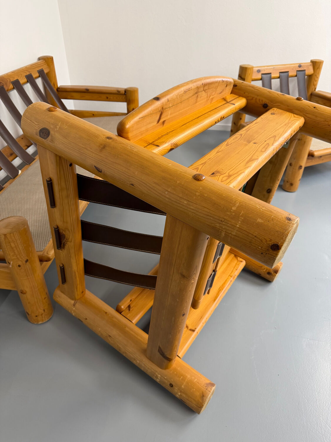Set of 2 armchairs in solid pine with boucle fabric, 1970s Scandinavian design.
