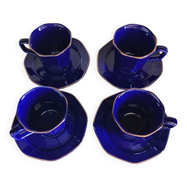 4 tasses