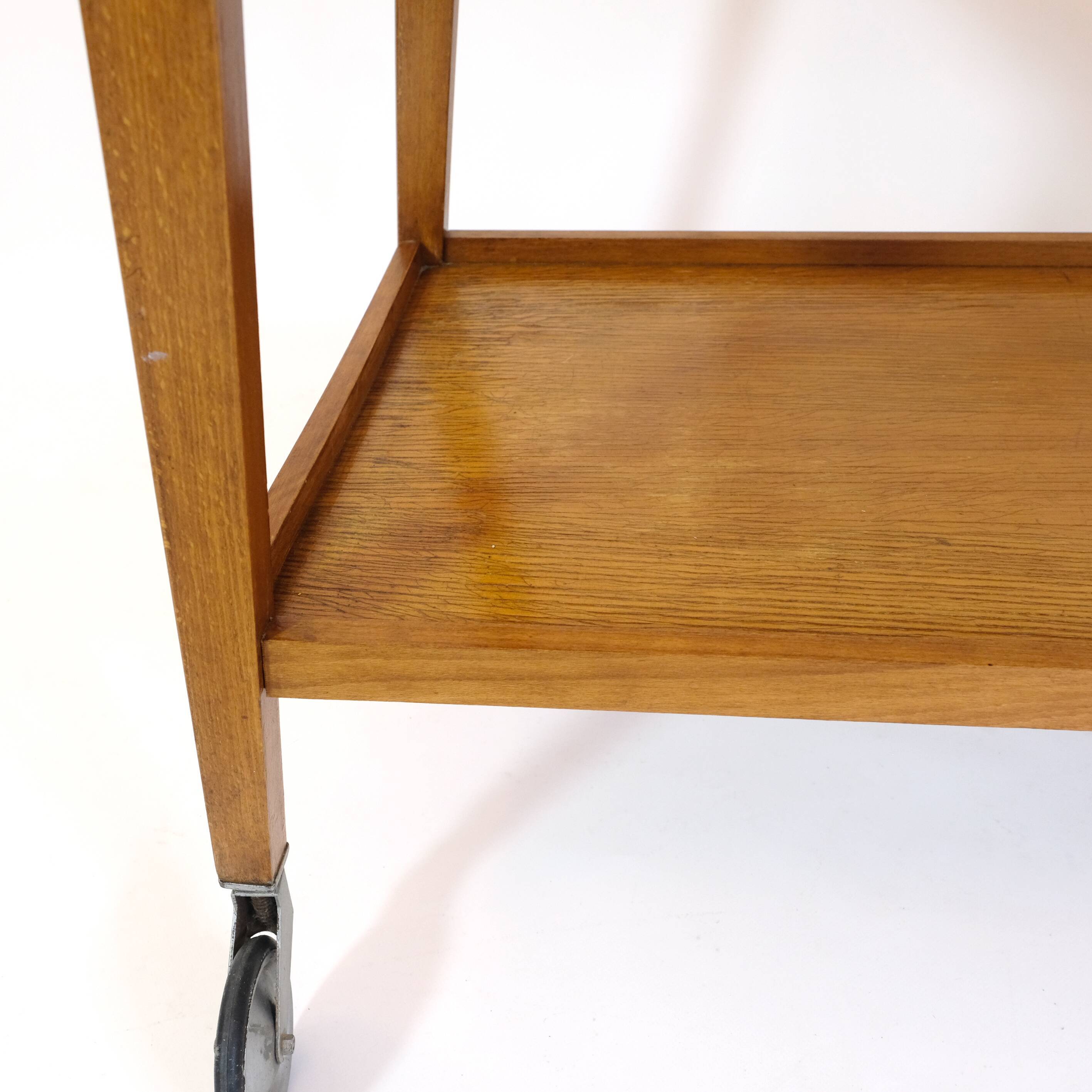 Light wood service from the 50s.