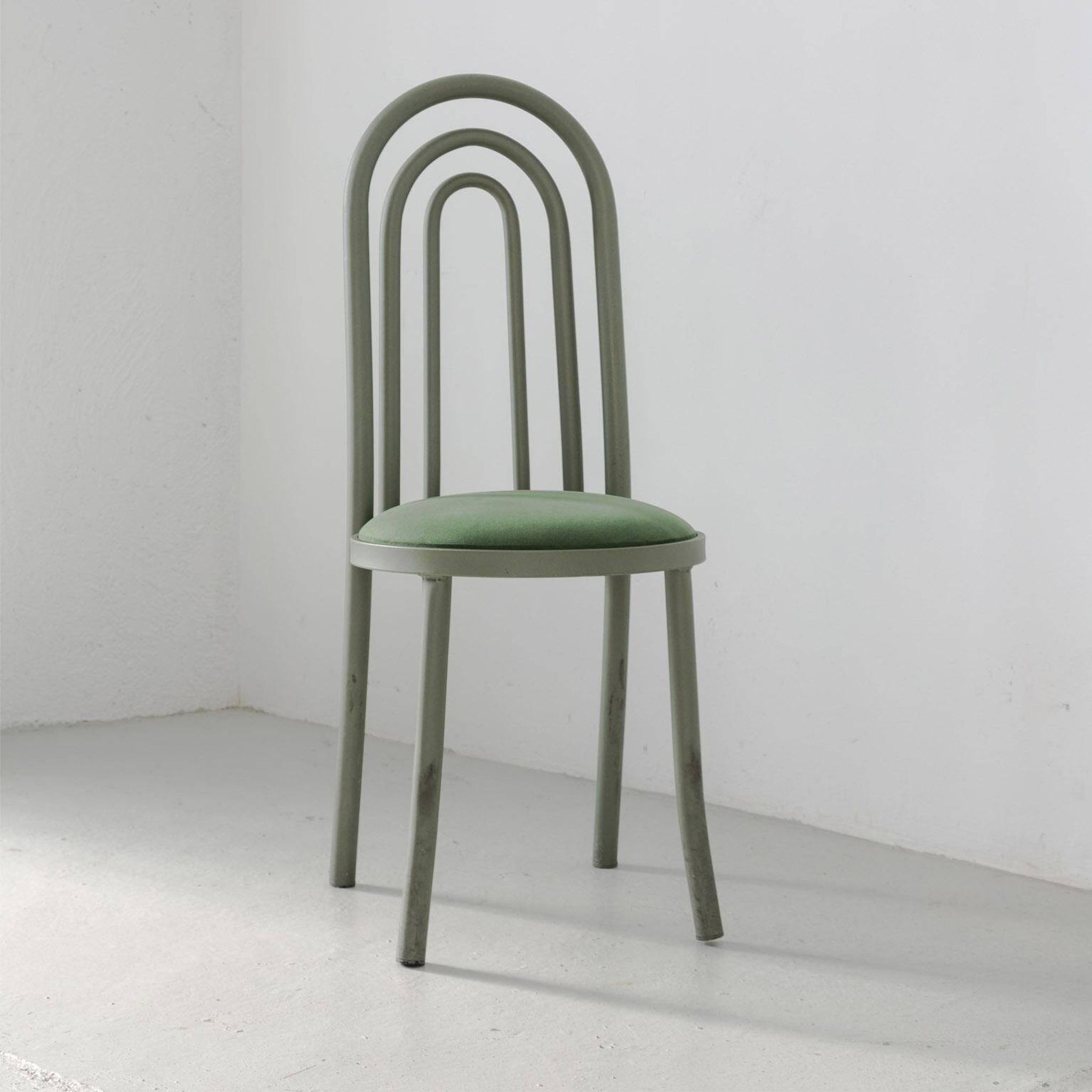 Sculptural "Arches" chair, Italian collectible, Memphis style, decorative dining
