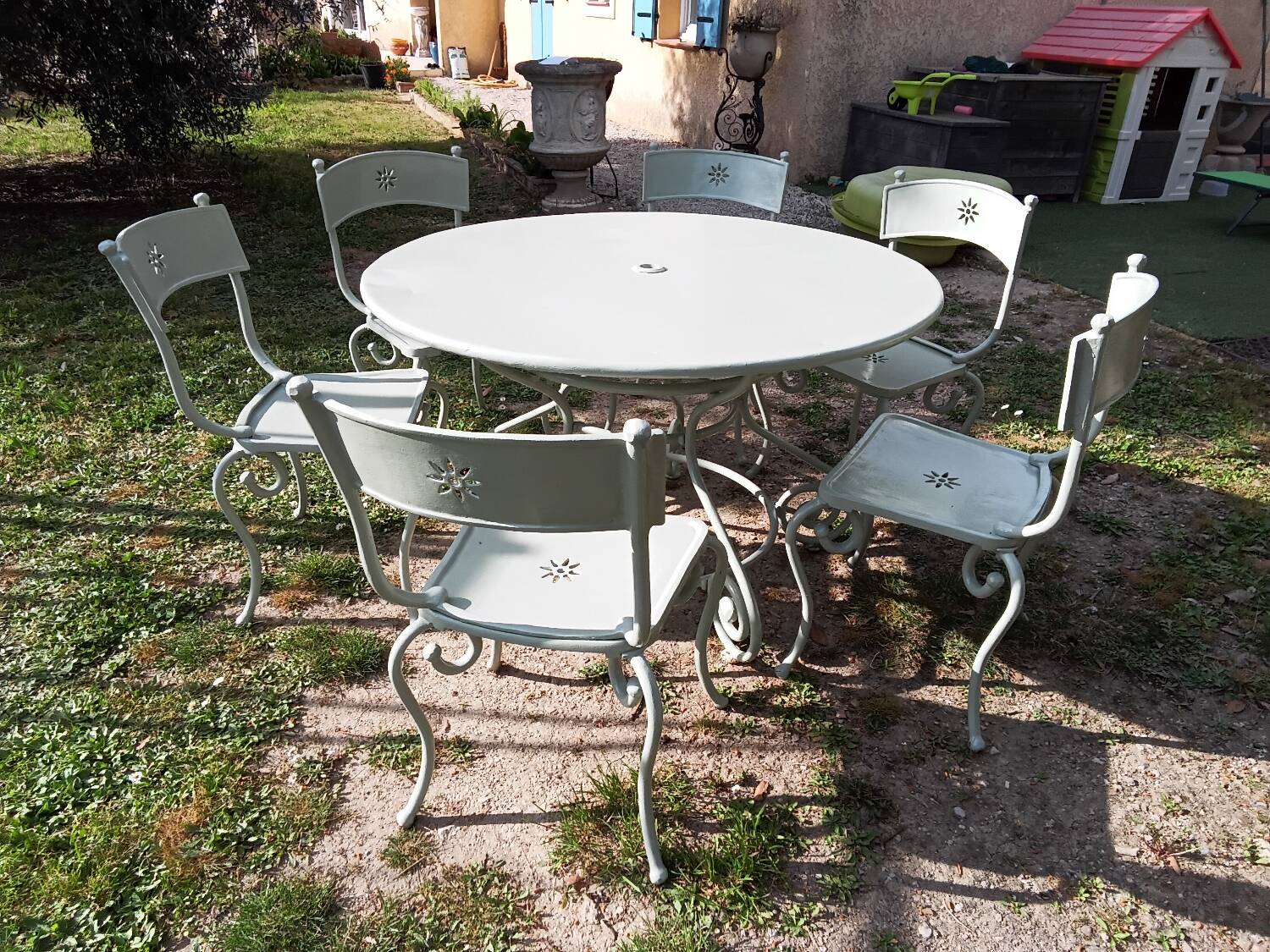 Large garden furniture