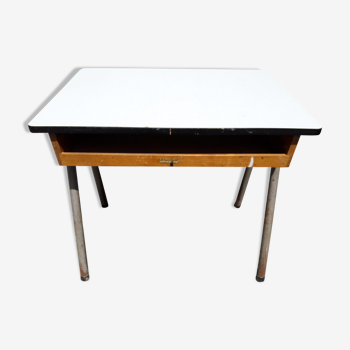 Bureau d'écolier en bois, formica et métal "la toupie"