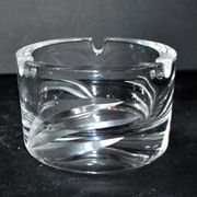 Cendrier vintage en cristal taillé signé Carabin 1989
