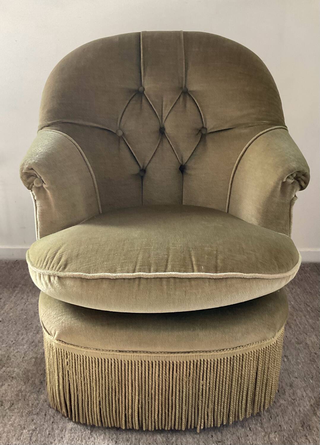 70s toad armchair in green velvet