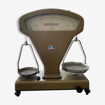 Precision scale for jeweler