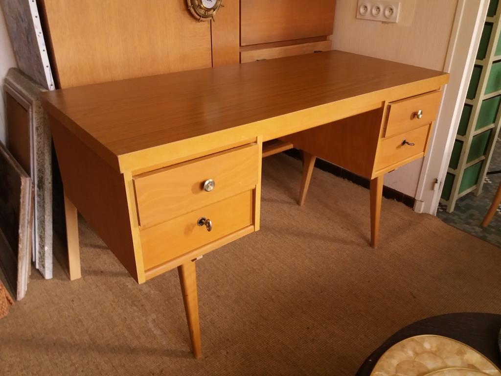 Oak-plated desk and formica 60s/70s
