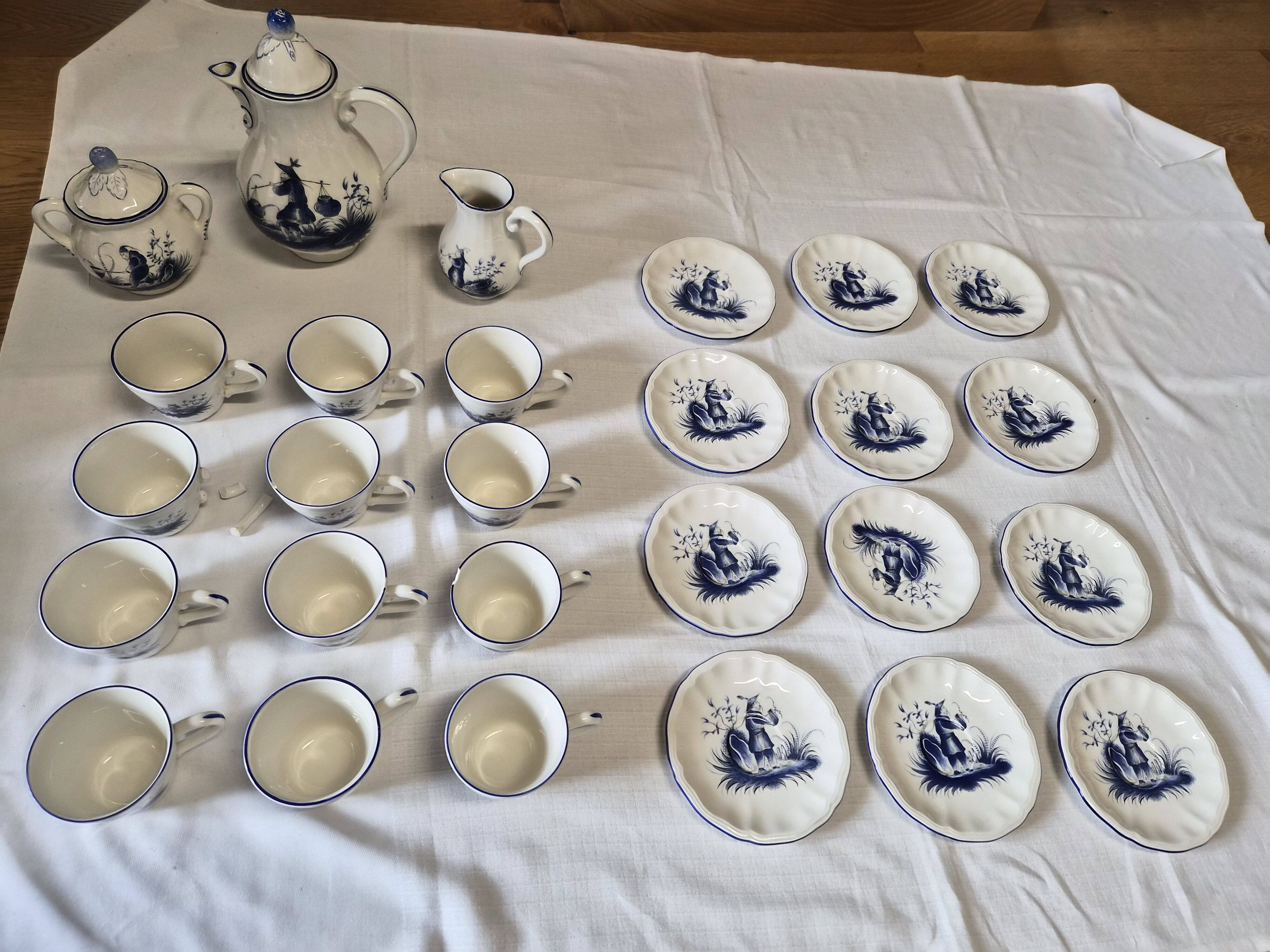 Rare Lunéville Art Deco tea set with Japonisme inspiration, 27 pieces.