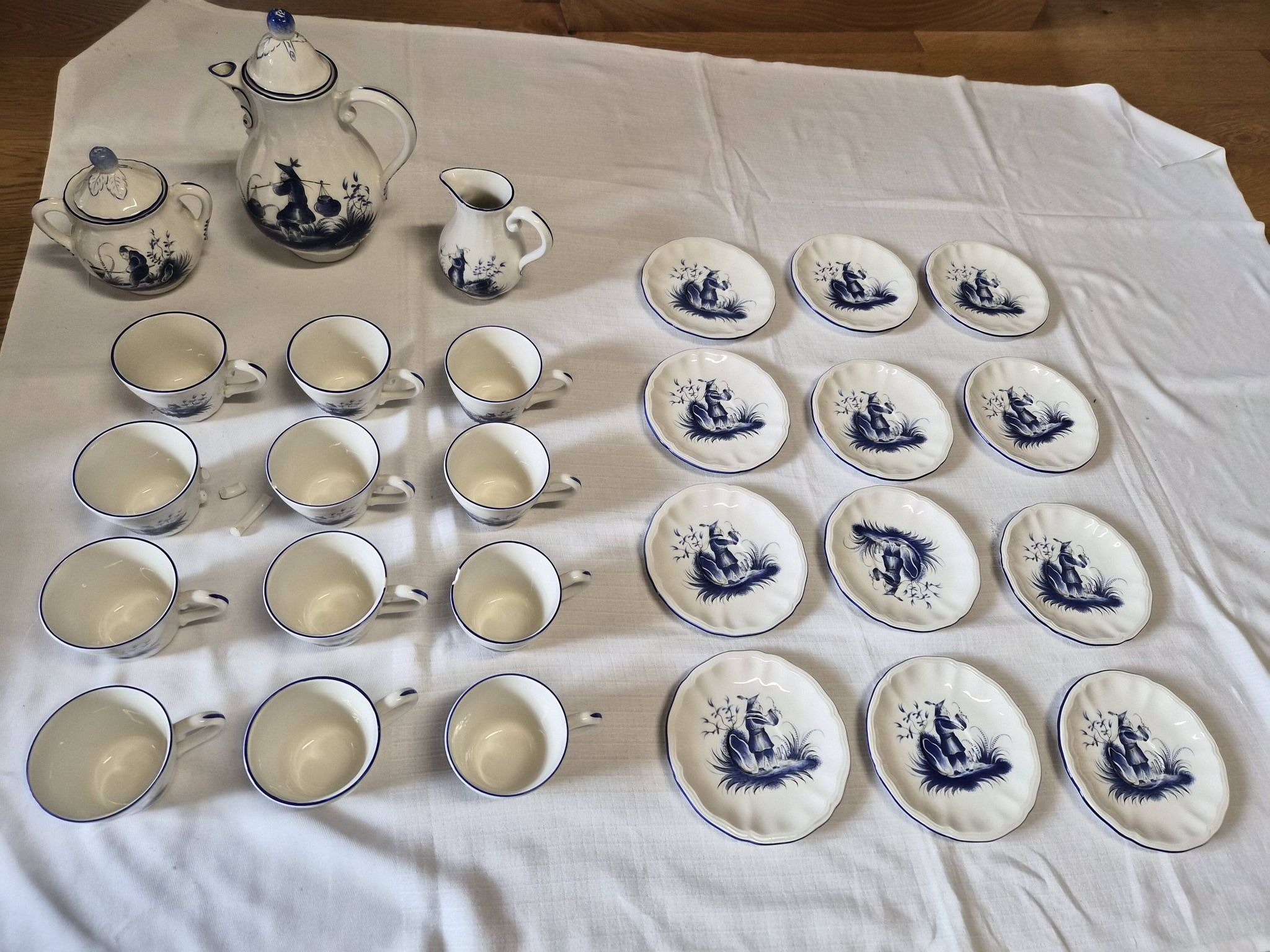 Rare Lunéville Art Deco tea set with Japonisme inspiration, 27 pieces.