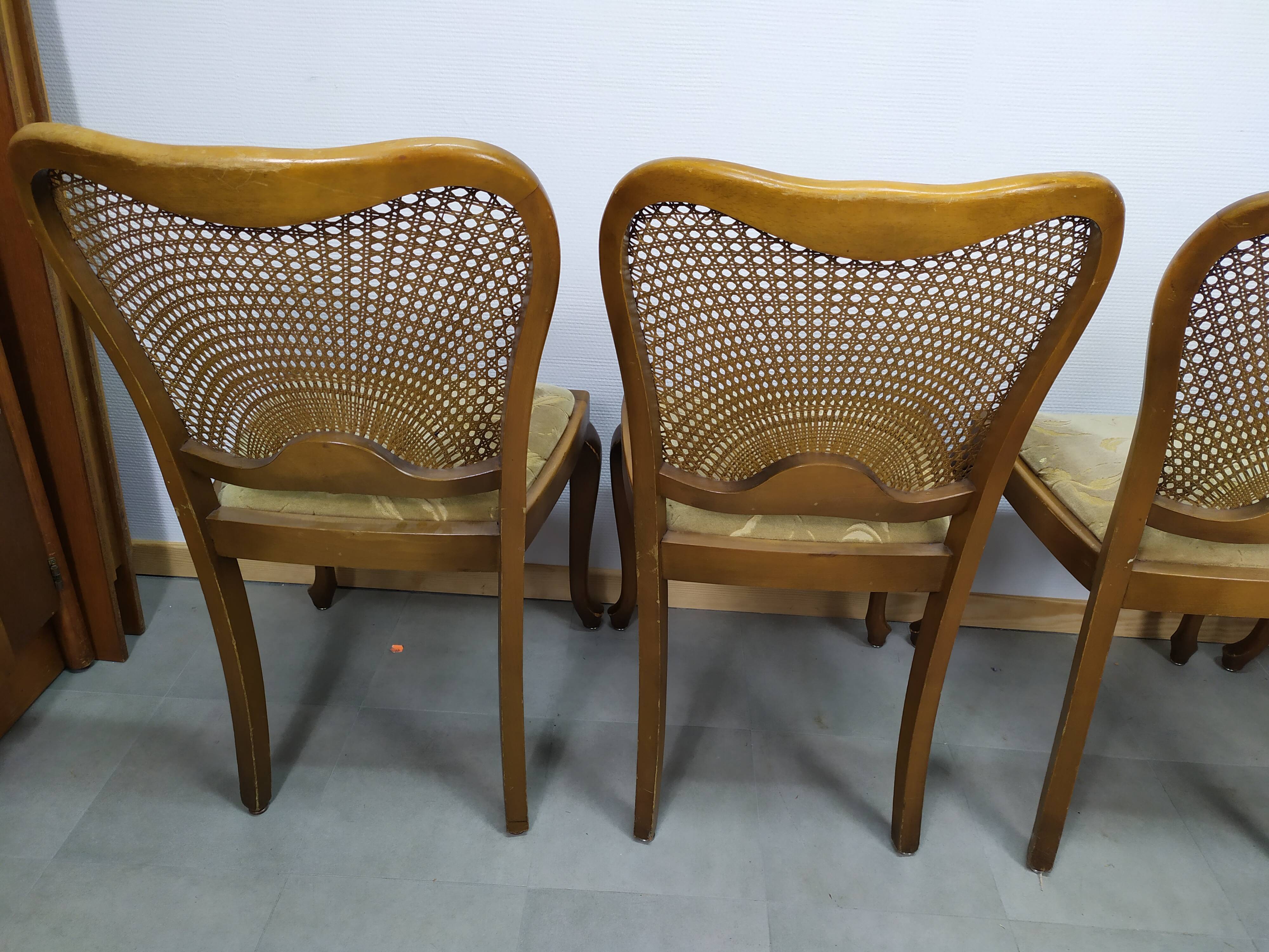 Set of 4 wooden chairs cannage and seat spring